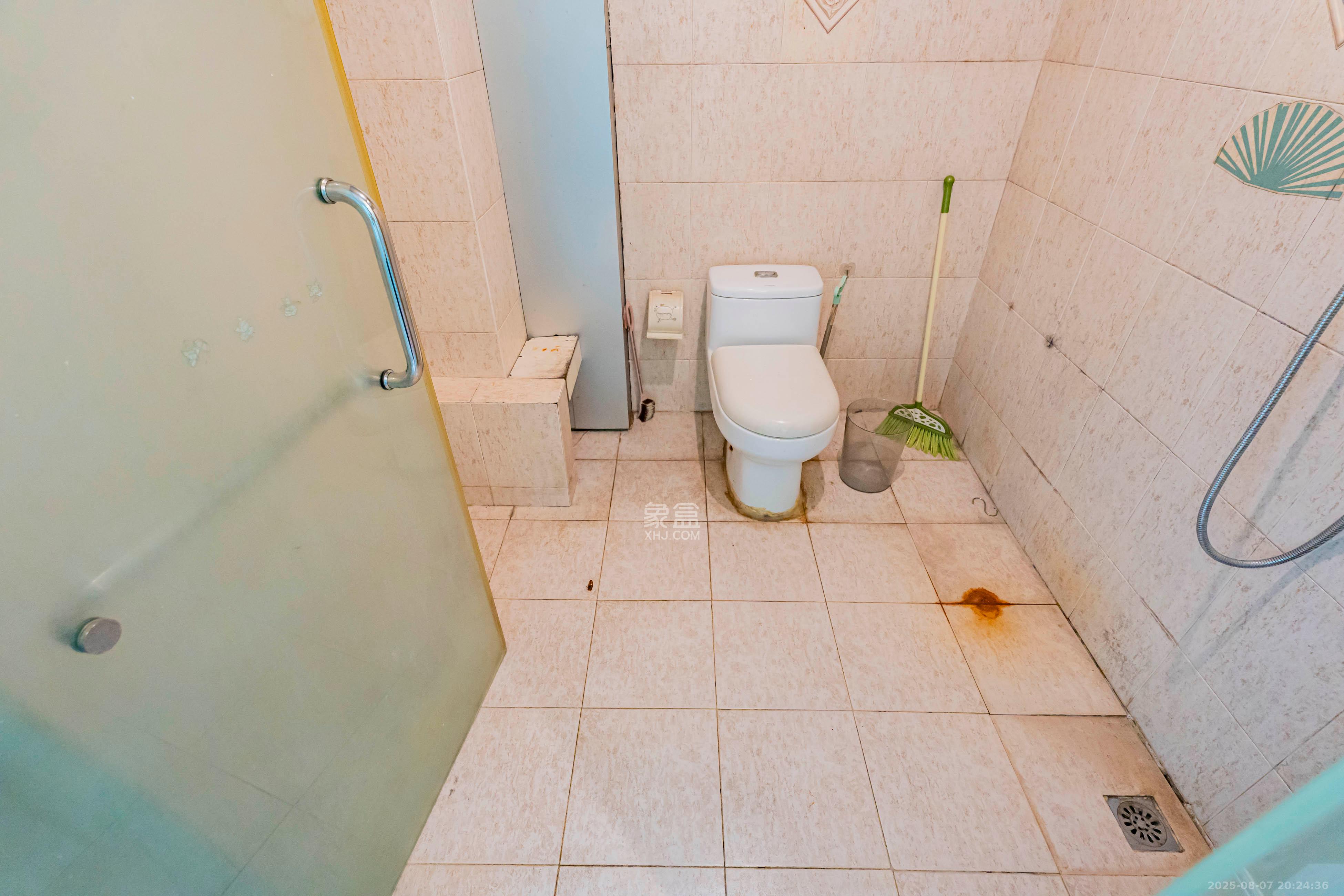 欧陆经典  2室1厅1卫    87.0万 欧陆经典  2室1厅1卫    87.0万卫生间