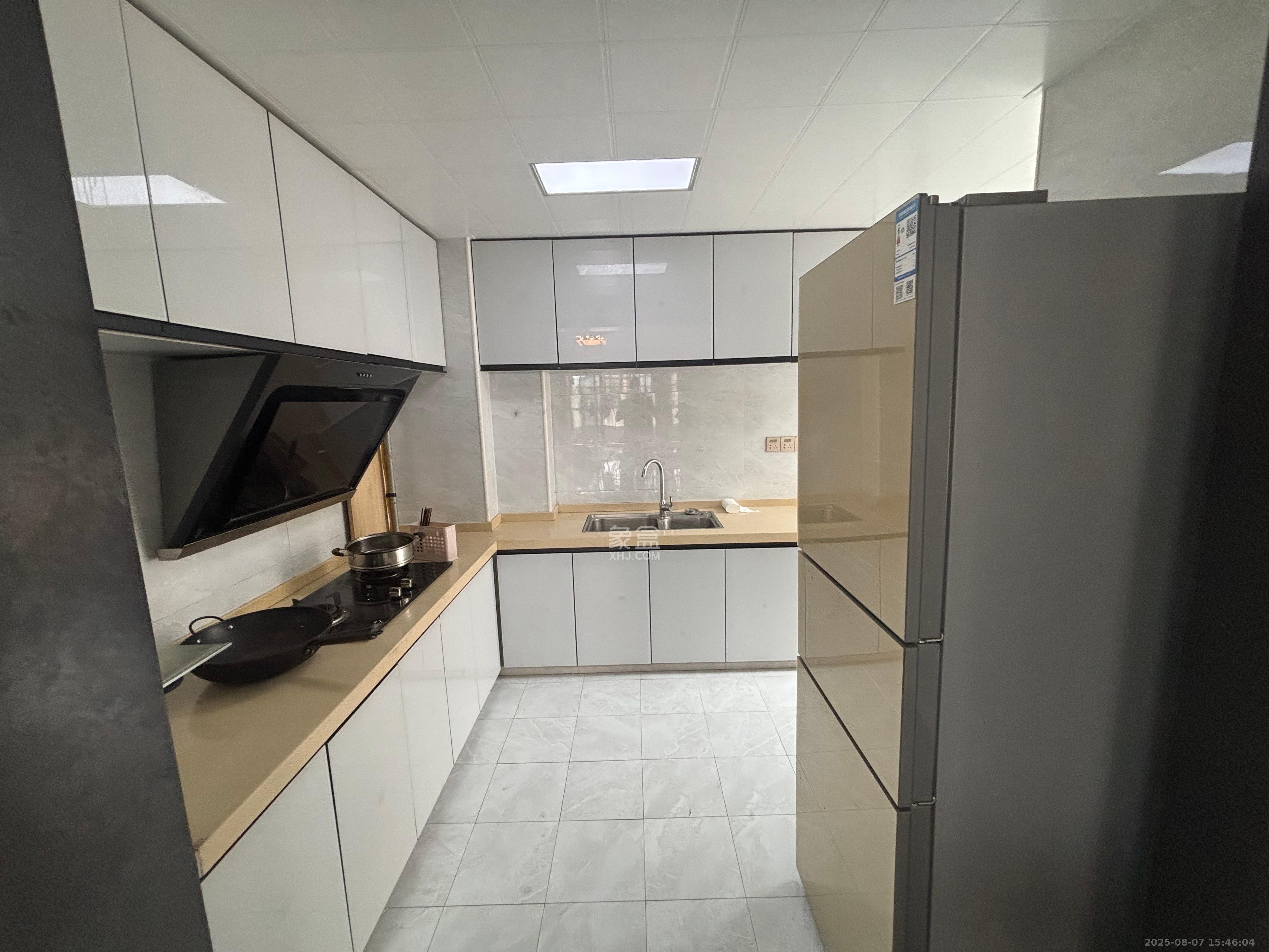 长房上层国际 3室2厅1卫 1900.0元/月 长房上层国际 3室2厅1卫 1900.0元/月室内图