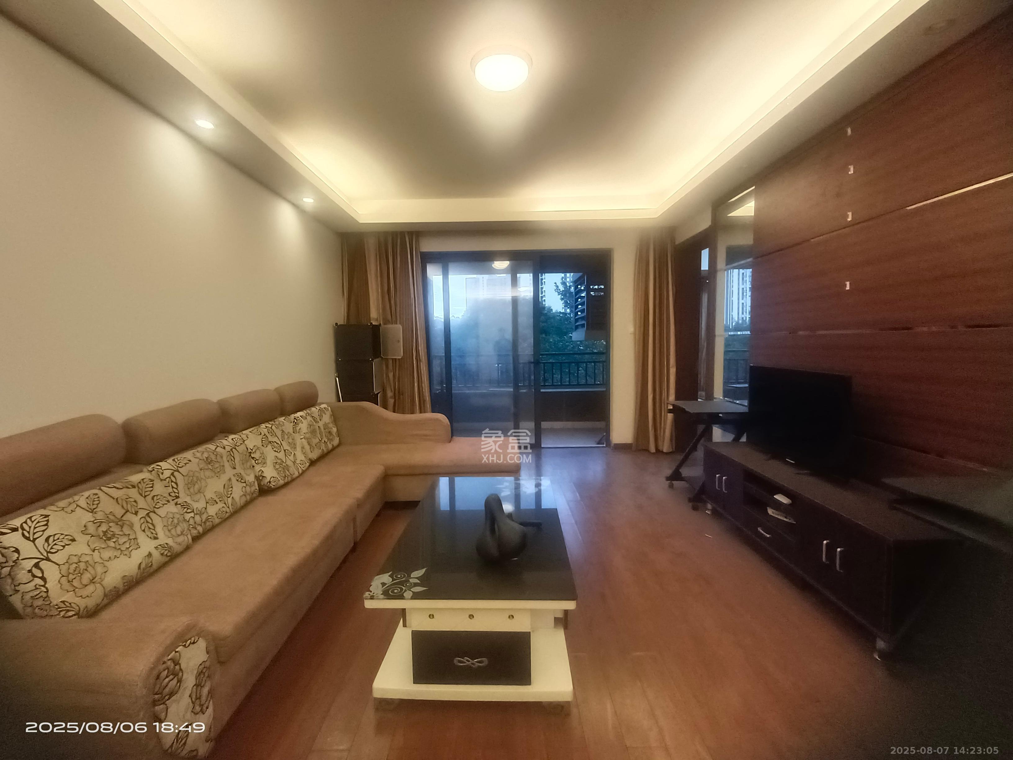 万科金域华府三四期  3室2厅1卫    2200.0元/月 万科金域华府三四期  3室2厅1卫    2200.0元/月室内图