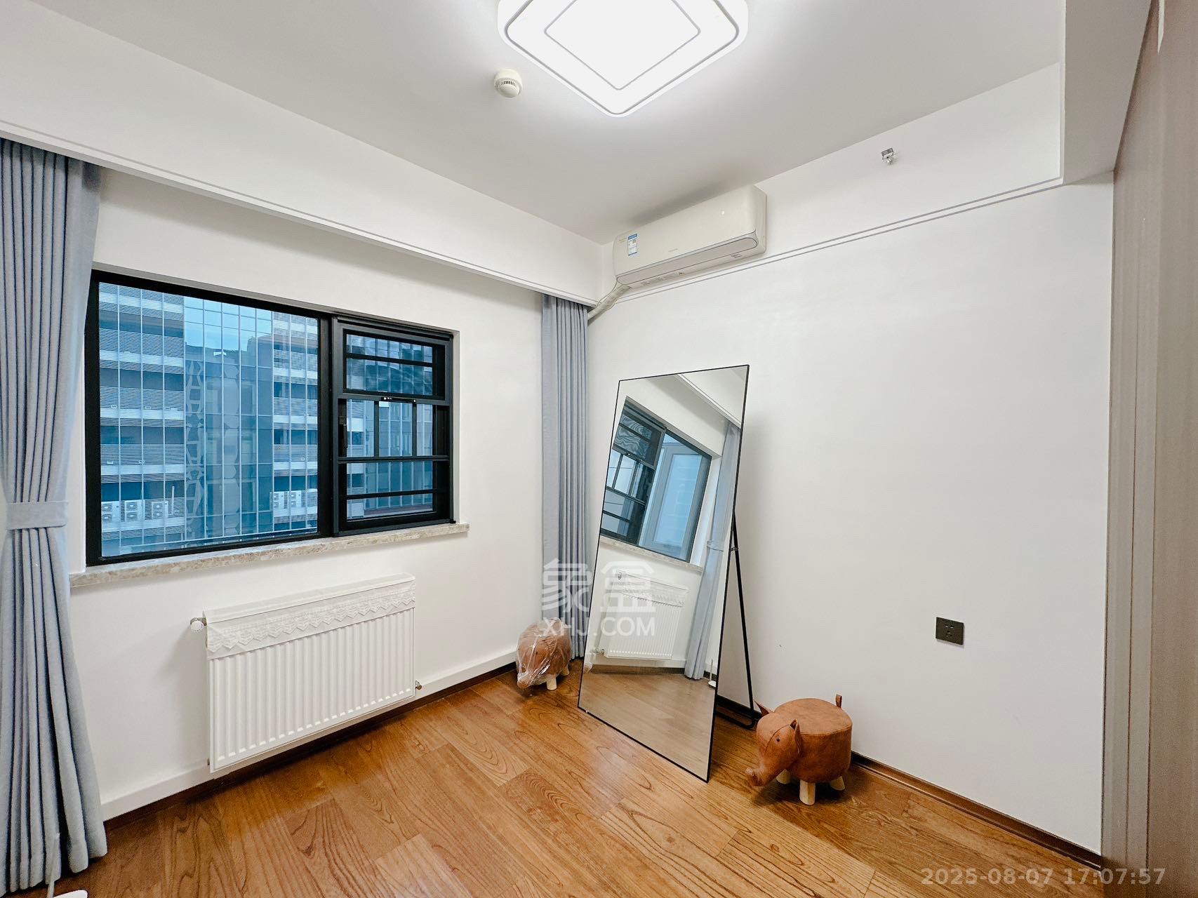 万科里金域滨江 4室2厅2卫 6400.0元/月 万科里金域滨江 4室2厅2卫 6400.0元/月室内图