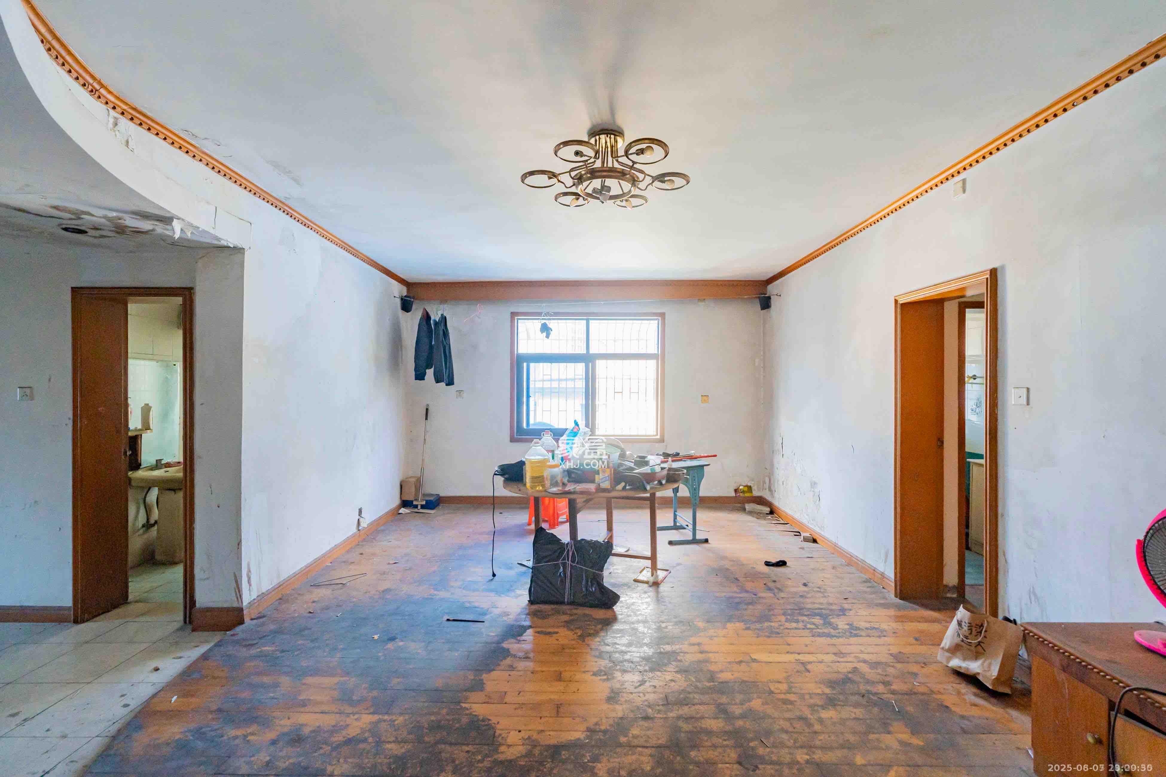 上麻园岭散盘 5室2厅1卫 1800.0元/月 上麻园岭散盘 5室2厅1卫 1800.0元/月室内图