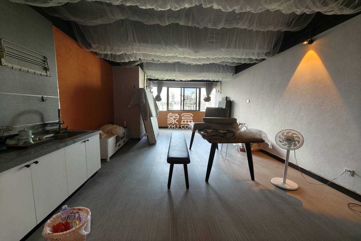 帝国大厦 1室1厅1卫 1500.0元/月 帝国大厦 1室1厅1卫 1500.0元/月室内图