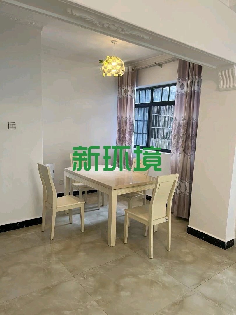 逸臣广场 4室2厅2卫 2500.0元/月 逸臣广场 4室2厅2卫 2500.0元/月室内图