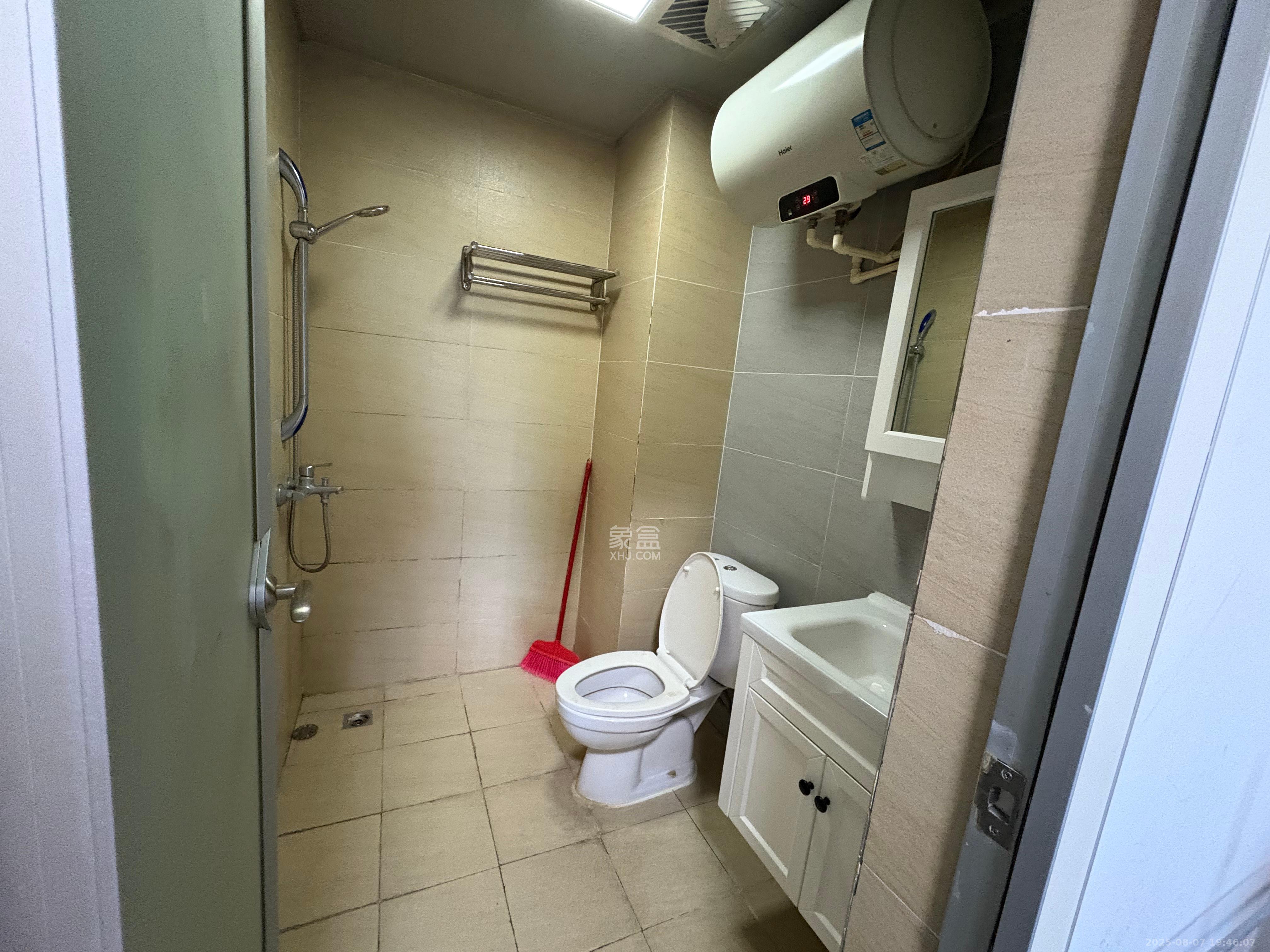 长盛上东区 1室1厅1卫 1500.0元/月 长盛上东区 1室1厅1卫 1500.0元/月室内图