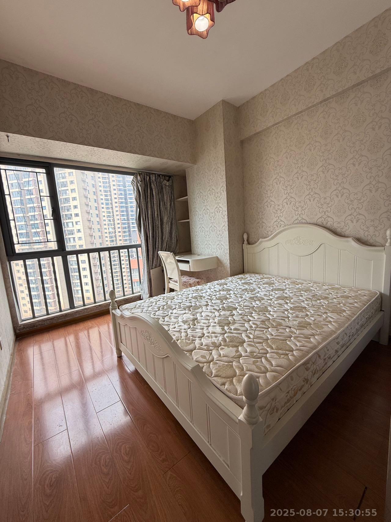 滨江君悦香邸  3室2厅2卫    2800.0元/月室内图