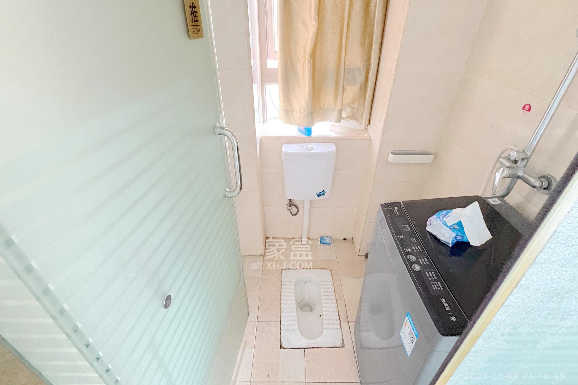 潮宗御苑 4室2厅2卫 280.0万 潮宗御苑 4室2厅2卫 280.0万卫生间