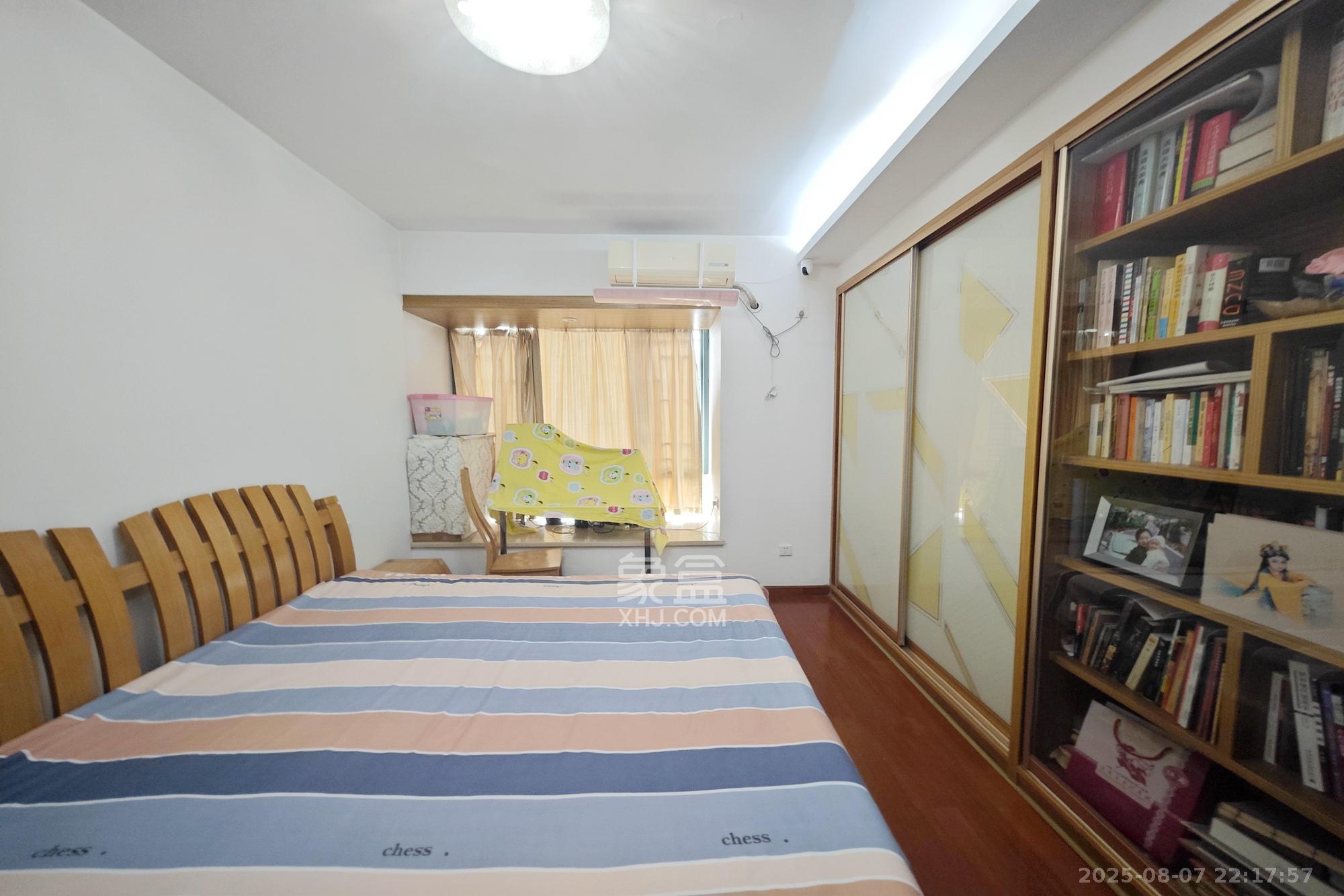 新城新世界一二三期  1室2厅2卫    98.0万 新城新世界一二三期  1室2厅2卫    98.0万卧室