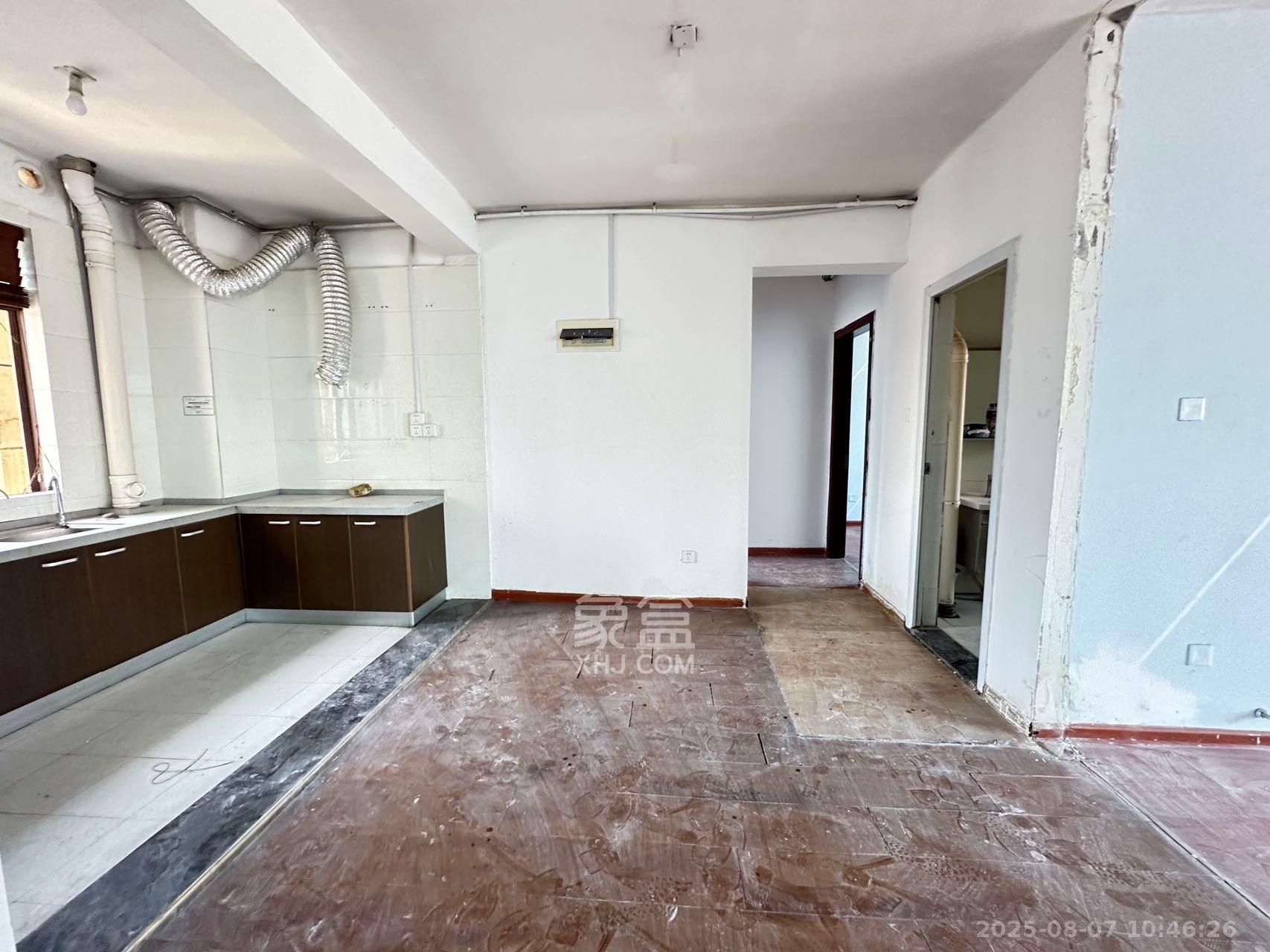 天下一家 3室2厅2卫 3000.0元/月 天下一家 3室2厅2卫 3000.0元/月室内图