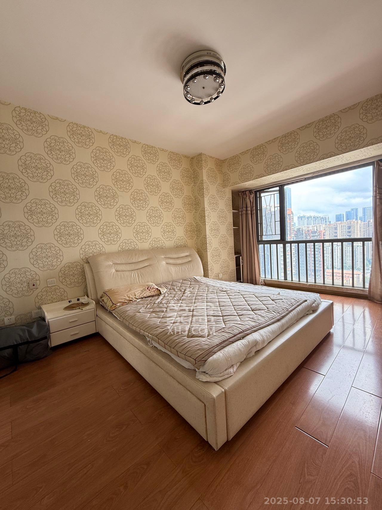 滨江君悦香邸  3室2厅2卫    2800.0元/月 滨江君悦香邸  3室2厅2卫    2800.0元/月室内图