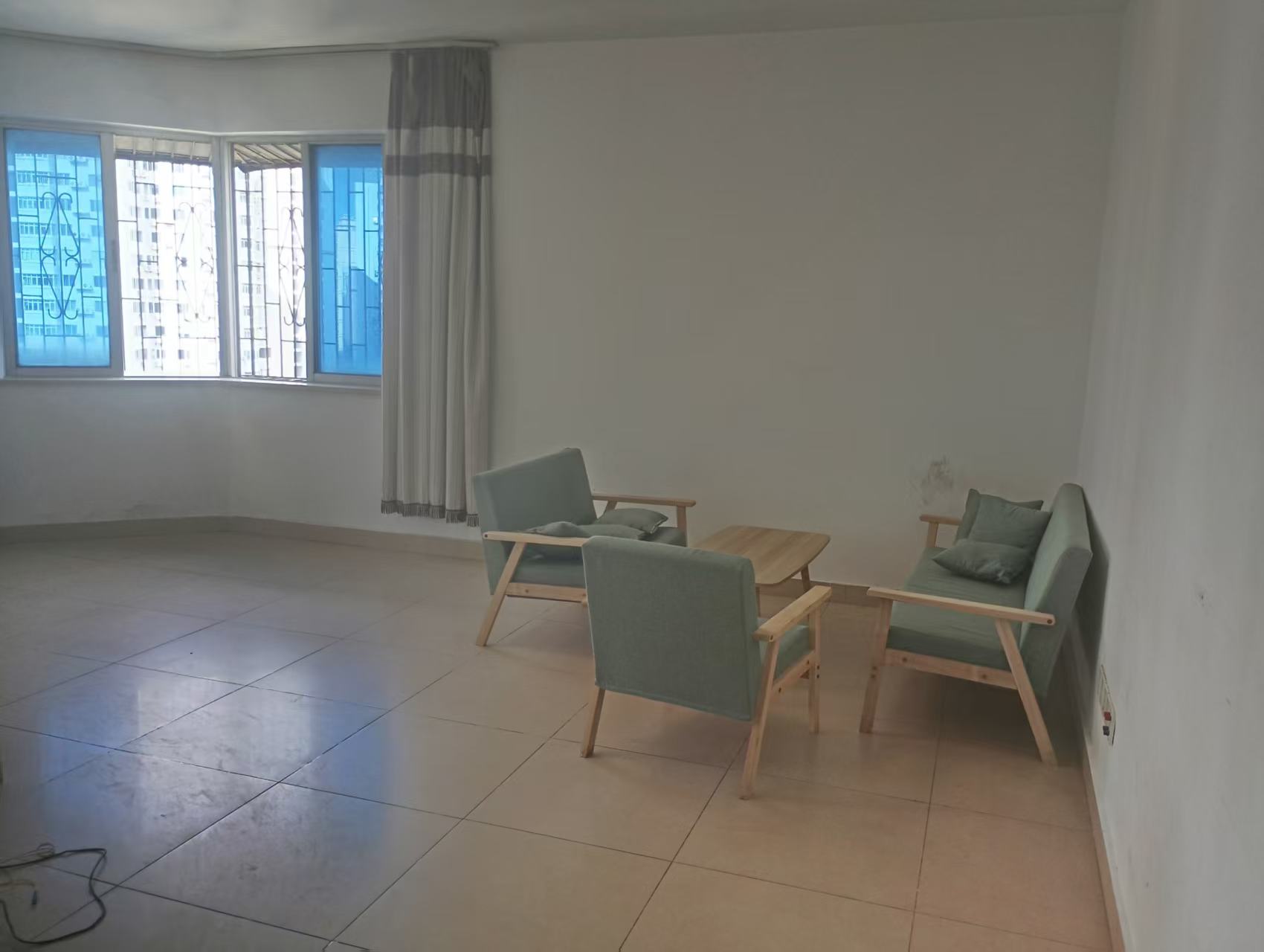 富南公寓 3室2厅2卫 2600.0元/月 富南公寓 3室2厅2卫 2600.0元/月室内图