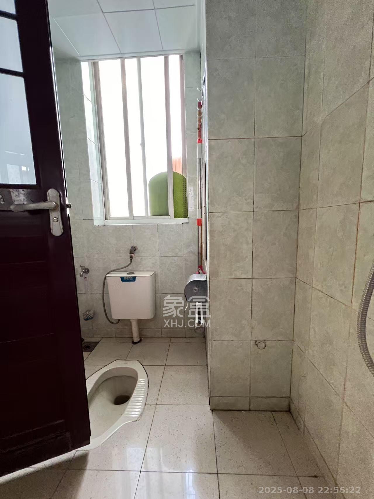 湘农桥社区  3室2厅2卫    4000.0元/月室内图