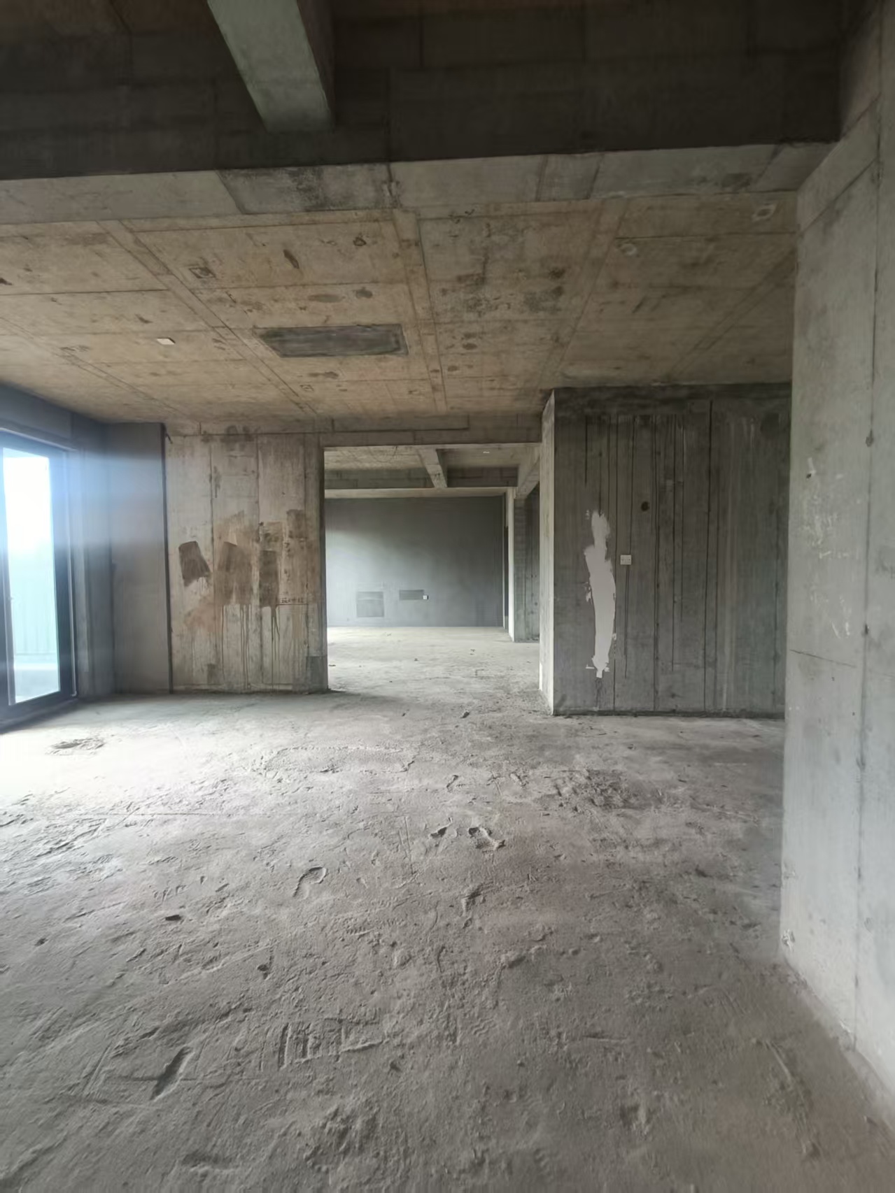 保利香槟国际  4室2厅2卫    55.28万