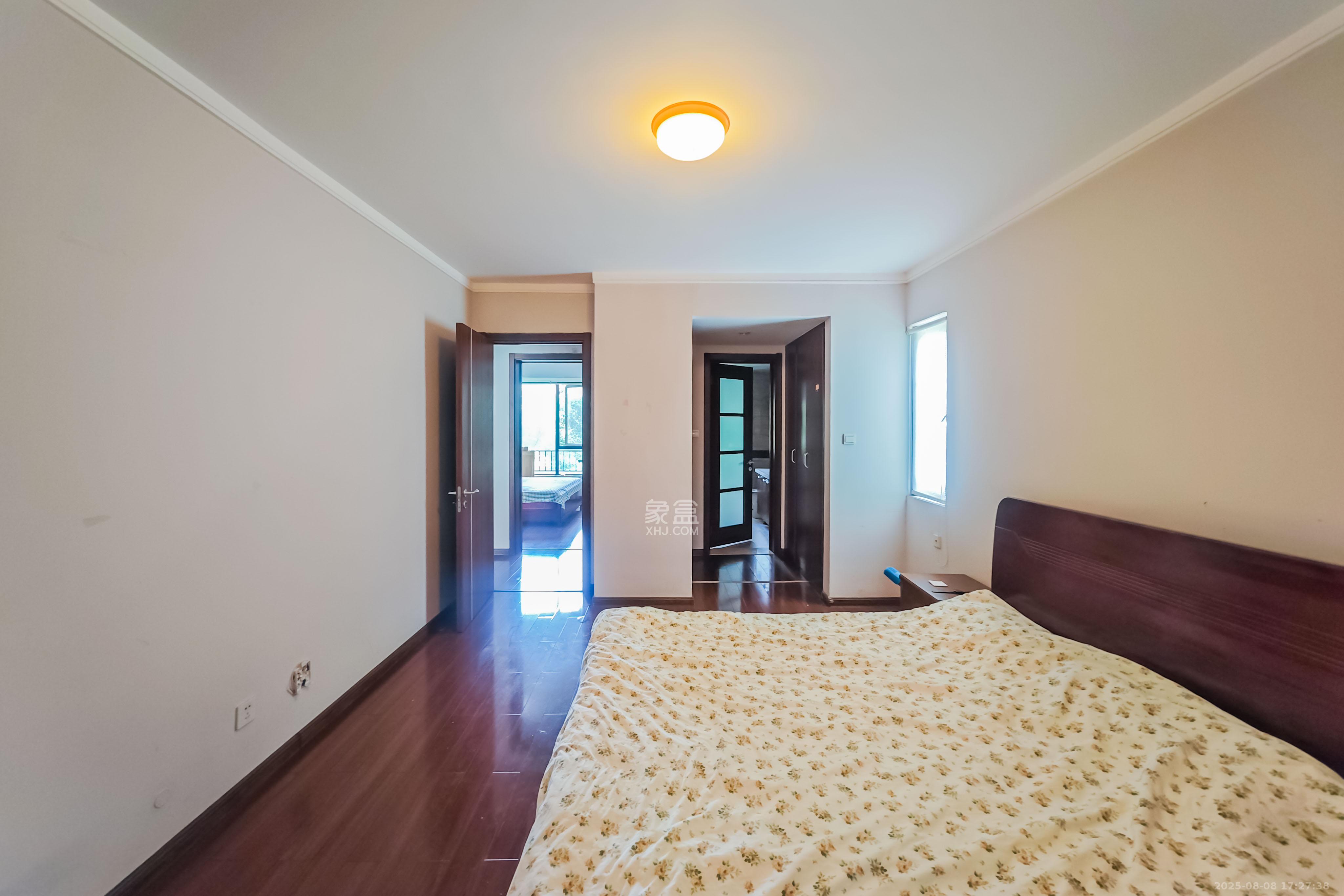 万科金域华府一期  3室2厅1卫    138.0万 万科金域华府一期  3室2厅1卫    138.0万卧室