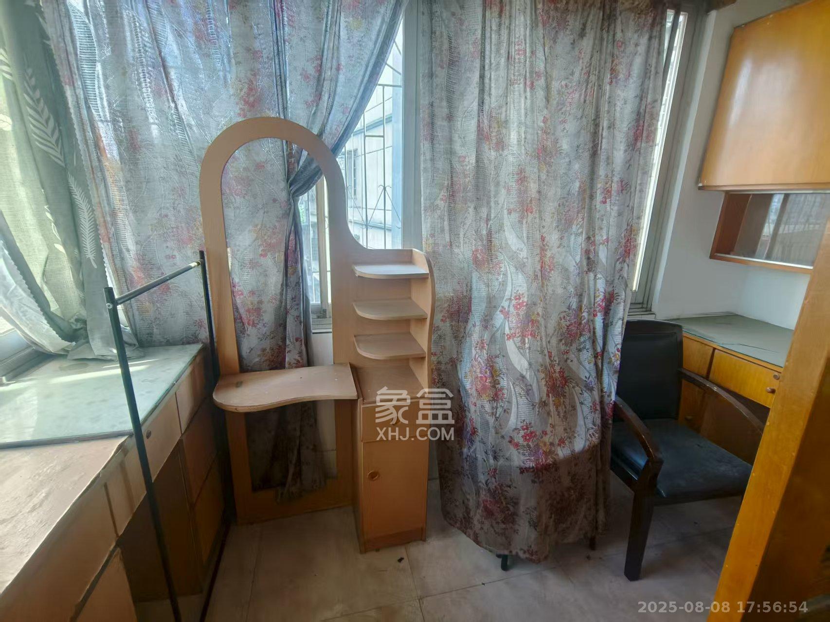 耕耘圃  2室2厅2卫    2000.0元/月室内图