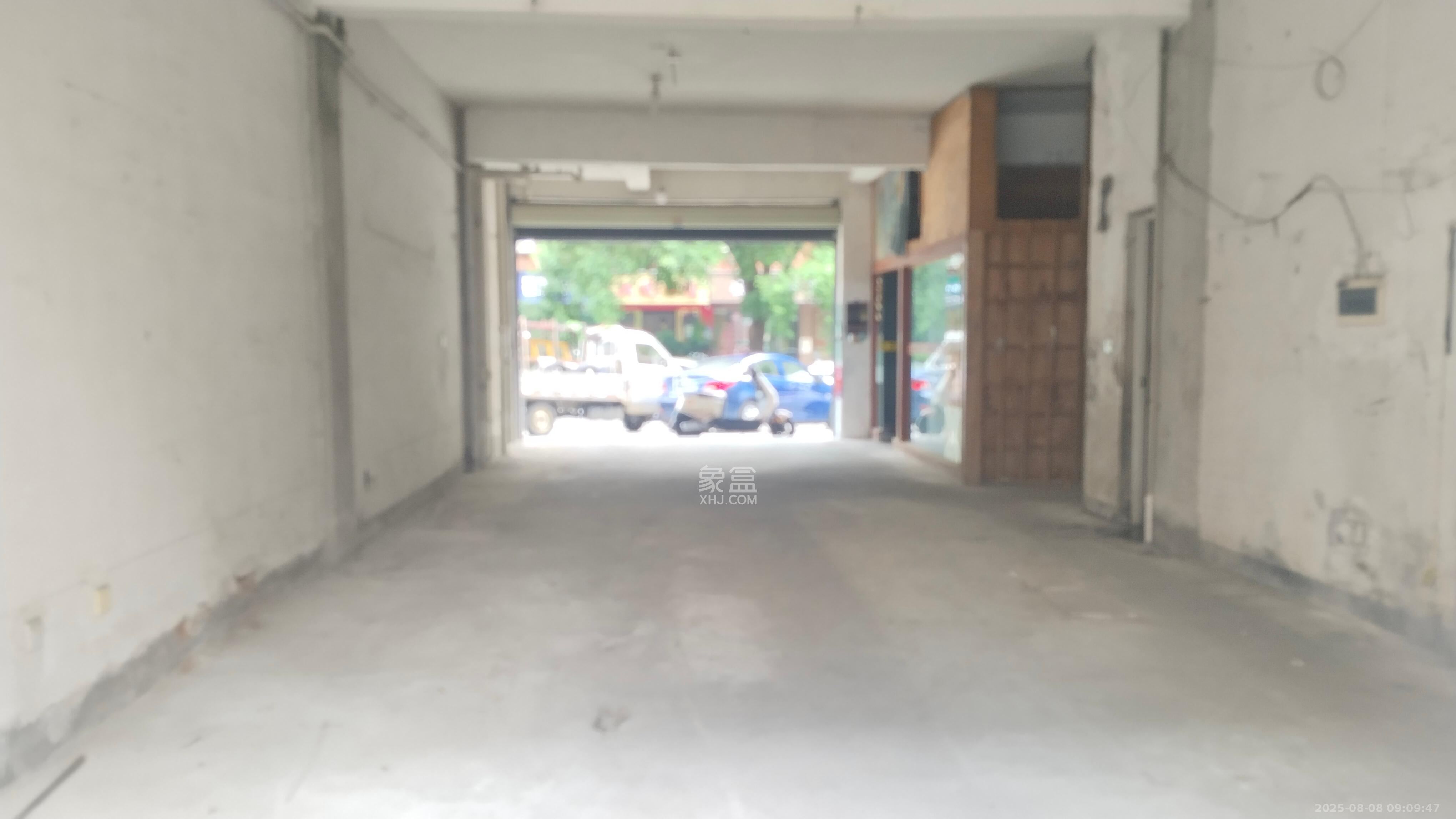 岳北社区 1室1厅1卫 4200.0元/月 岳北社区 1室1厅1卫 4200.0元/月室内图