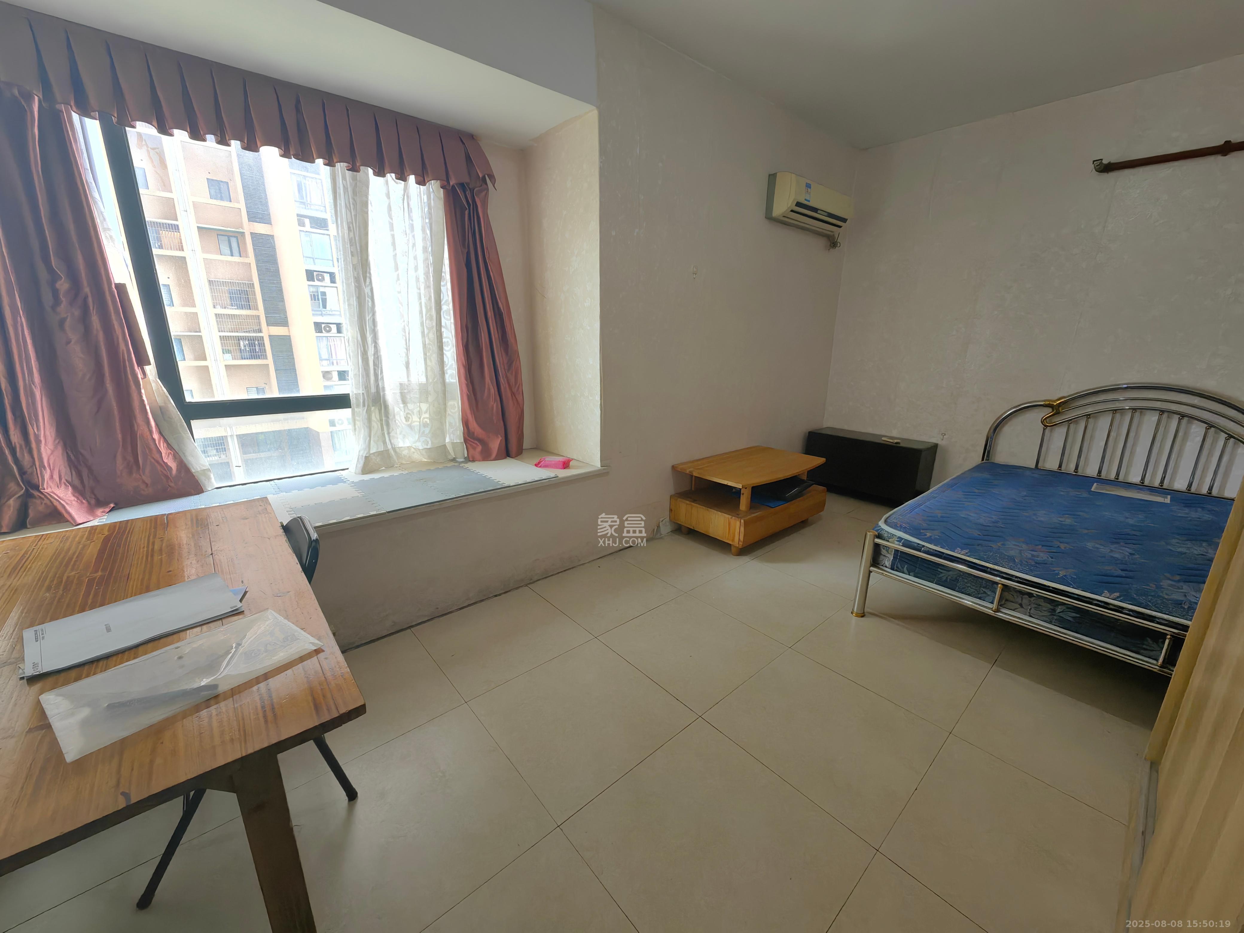 凯轩云顶  1室1厅1卫    1400.0元/月 凯轩云顶  1室1厅1卫    1400.0元/月