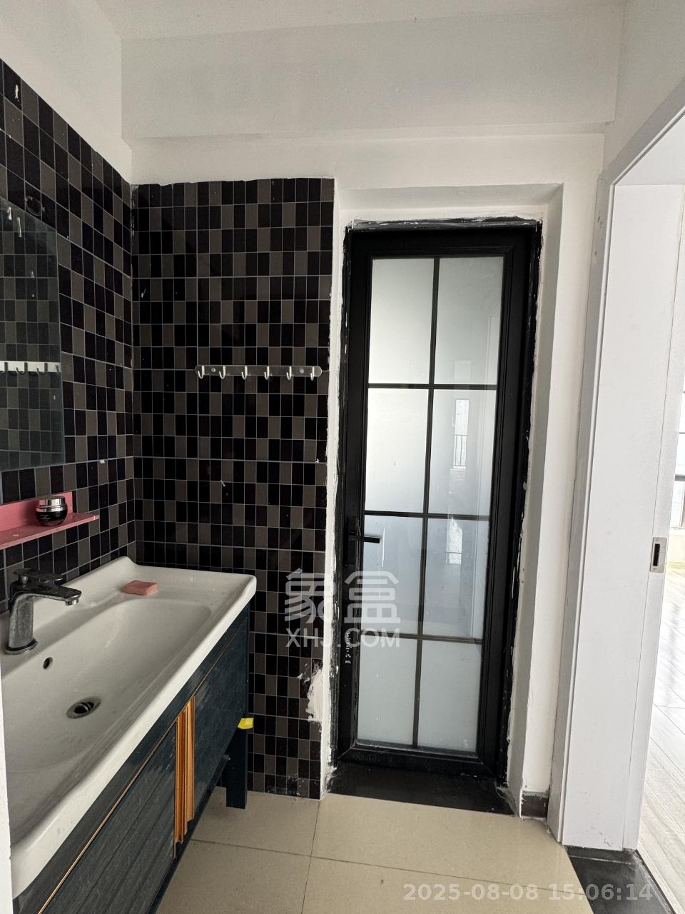 三一街区 3室2厅1卫 2200.0元/月 三一街区 3室2厅1卫 2200.0元/月室内图