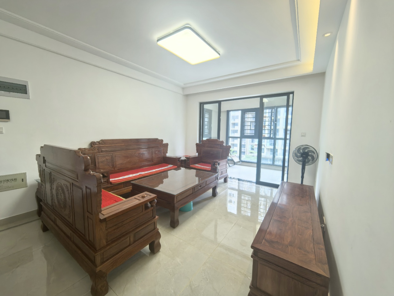 伊泰天骄三期 3室2厅2卫 170.0万 伊泰天骄三期 3室2厅2卫 170.0万室内图