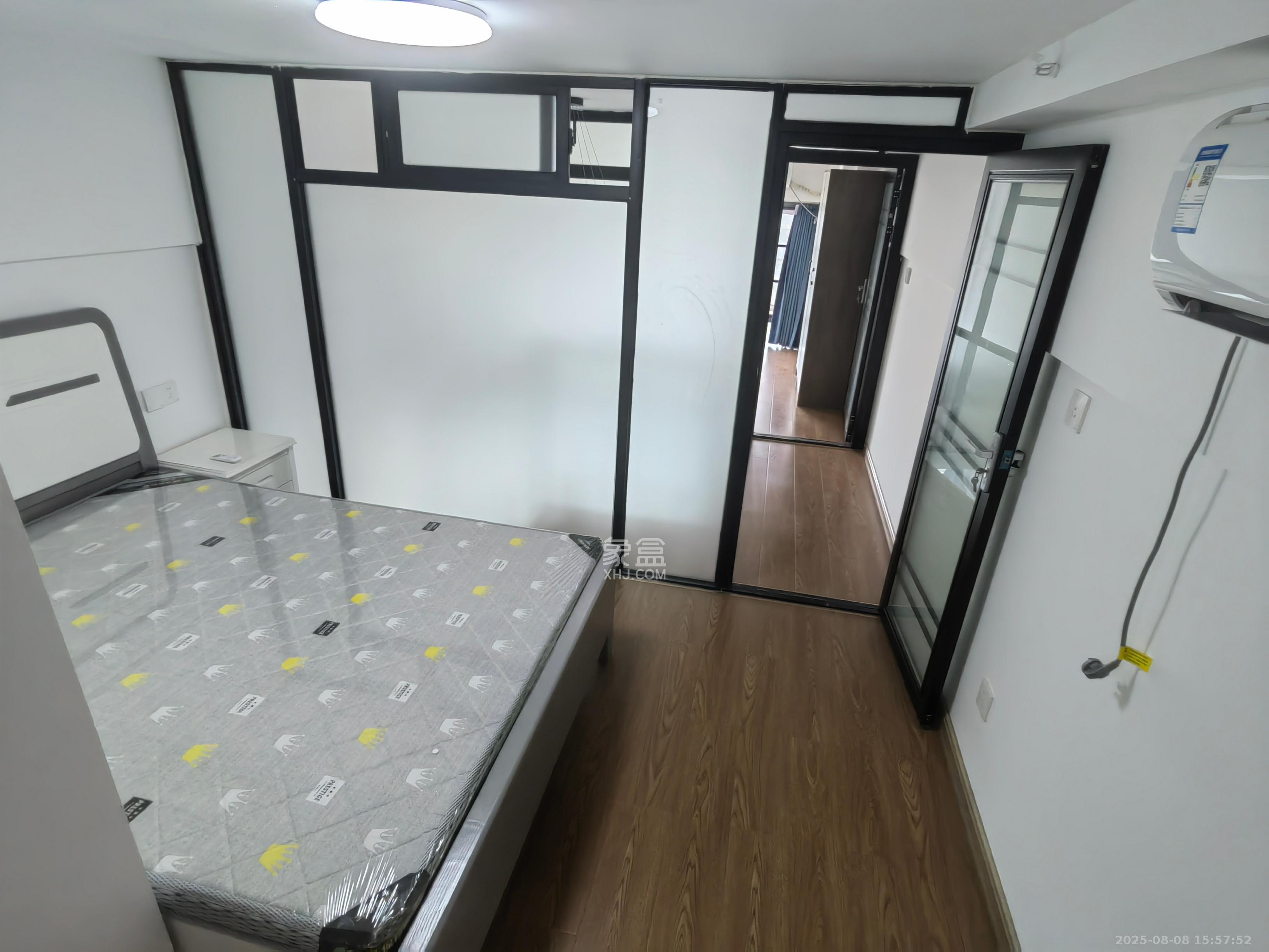 保利天禧EF区  2室1厅1卫    2400.0元/月室内图