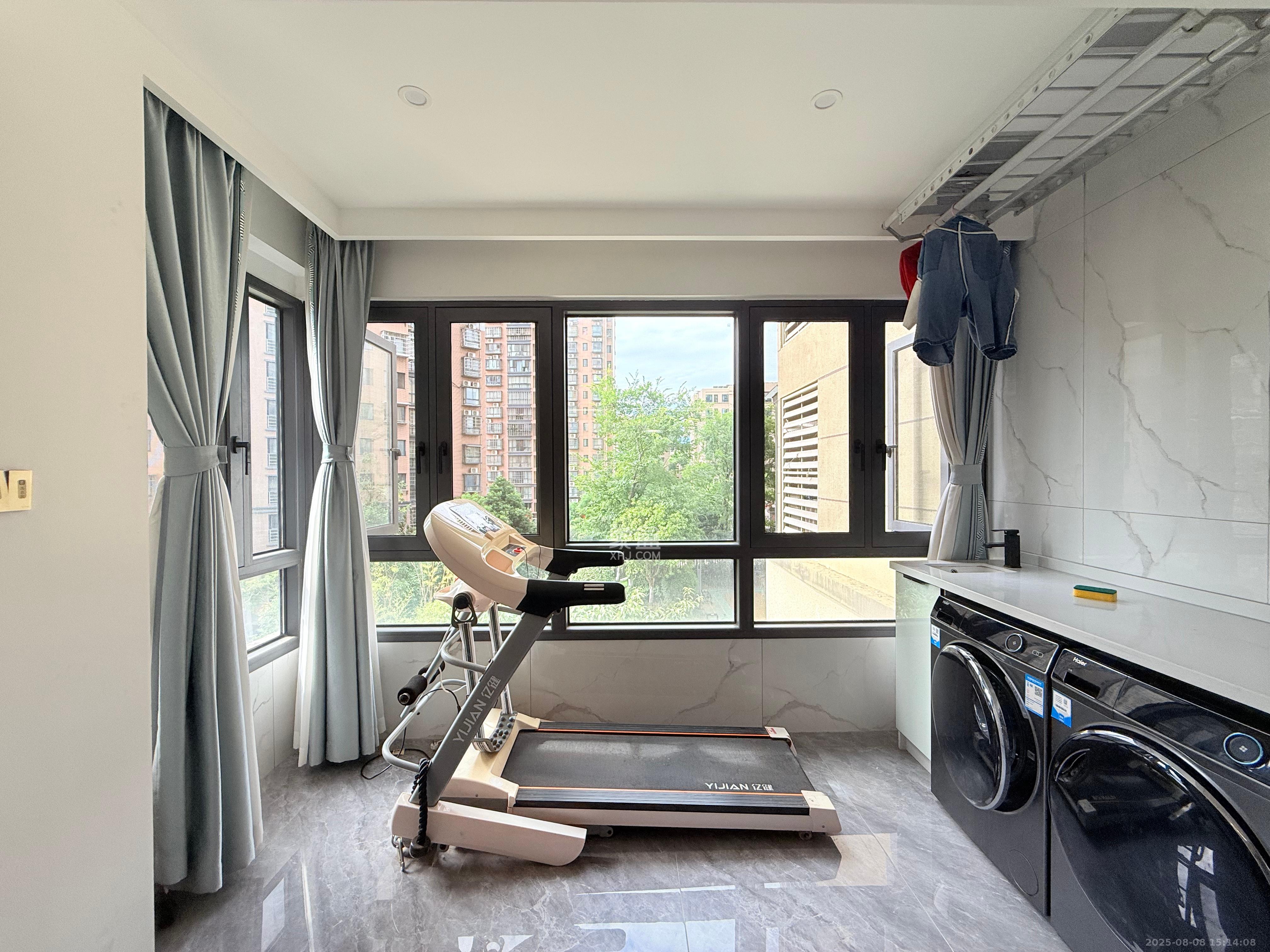 华润翡翠府  4室2厅2卫    3300.0元/月 华润翡翠府  4室2厅2卫    3300.0元/月室内图