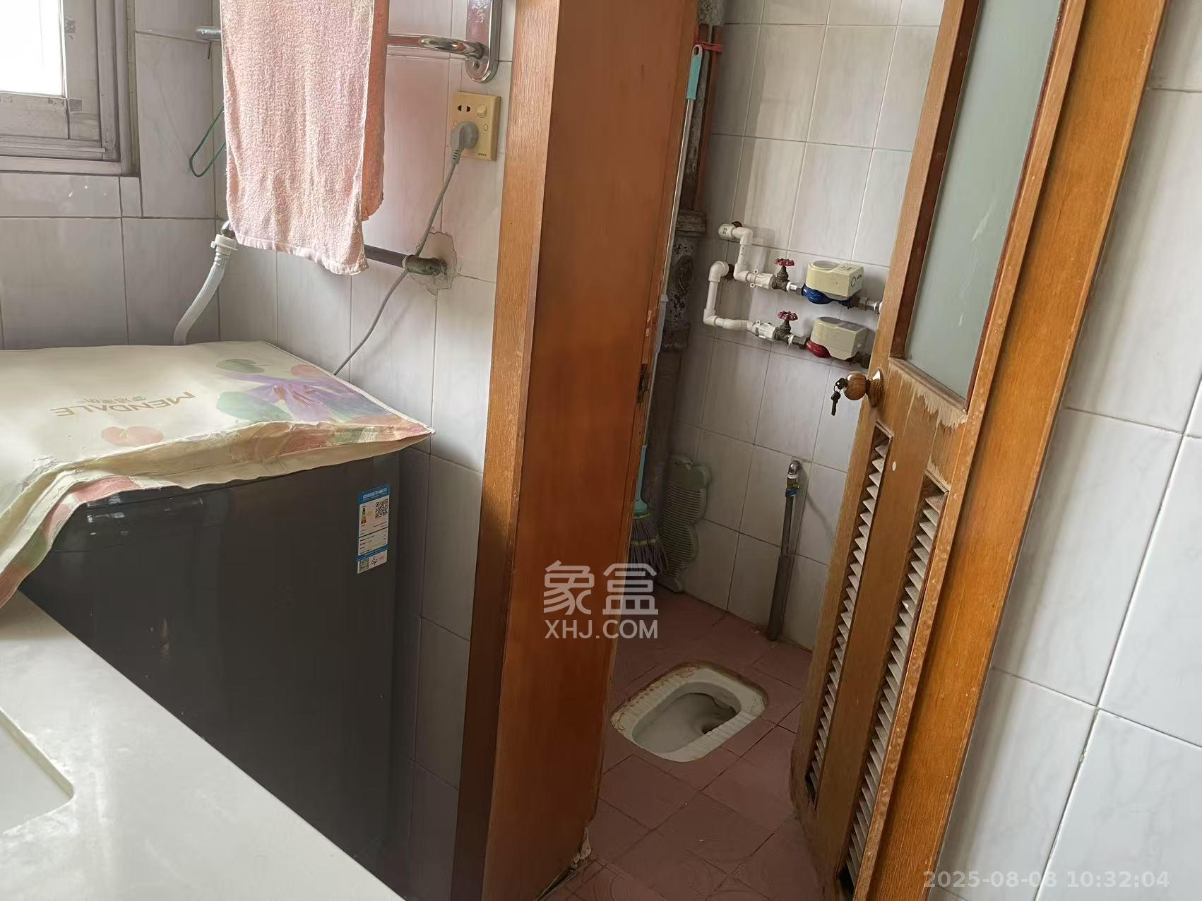 省人大常委会宿舍 4室2厅2卫 3000.0元/月 省人大常委会宿舍 4室2厅2卫 3000.0元/月室内图