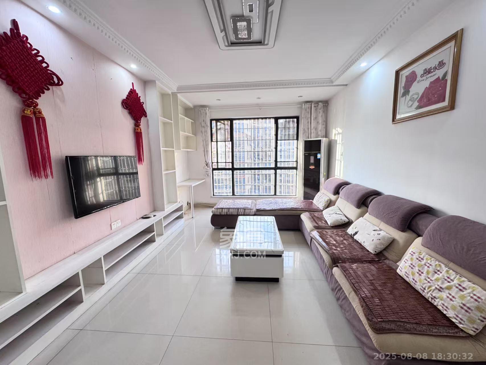 康斯丹郡（融程领秀佳园）  3室2厅1卫    2000.0元/月室内图