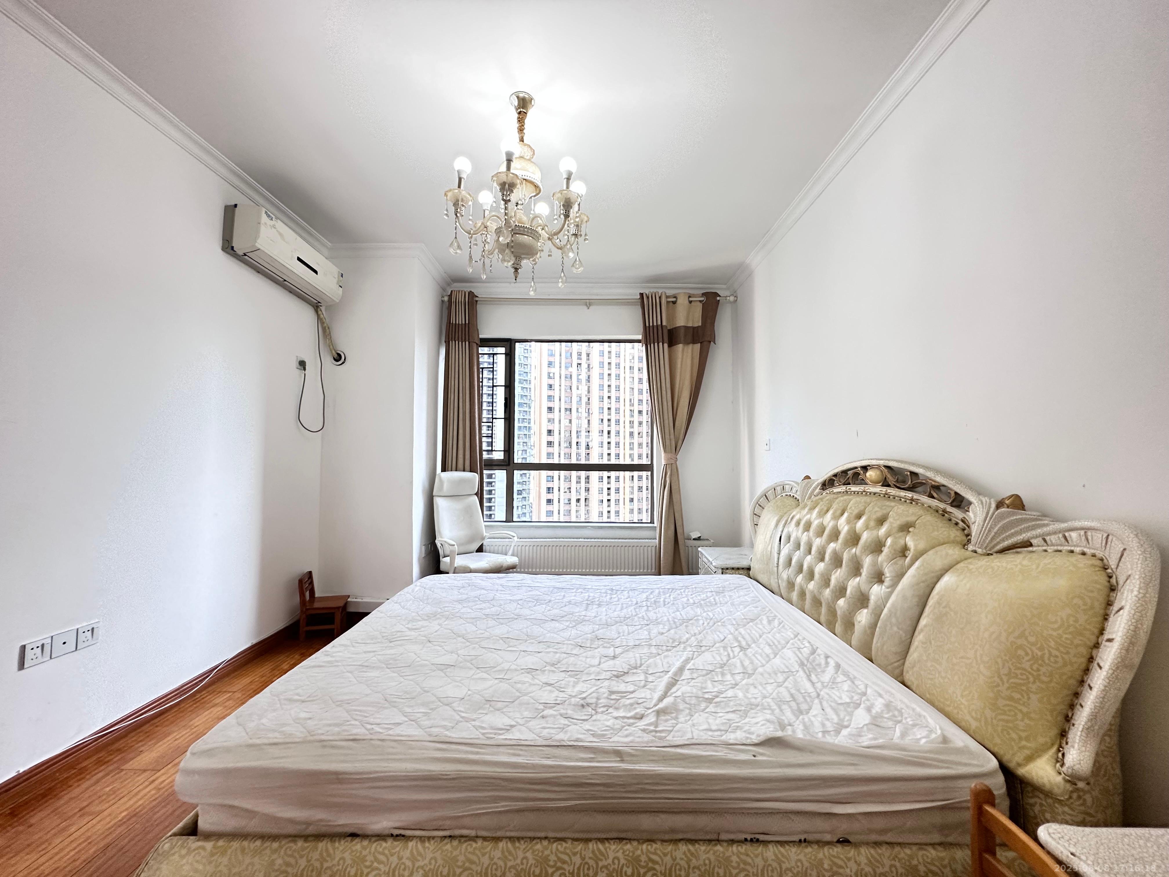 世茂铂翠湾一期  4室2厅2卫    4000.0元/月 世茂铂翠湾一期  4室2厅2卫    4000.0元/月室内图