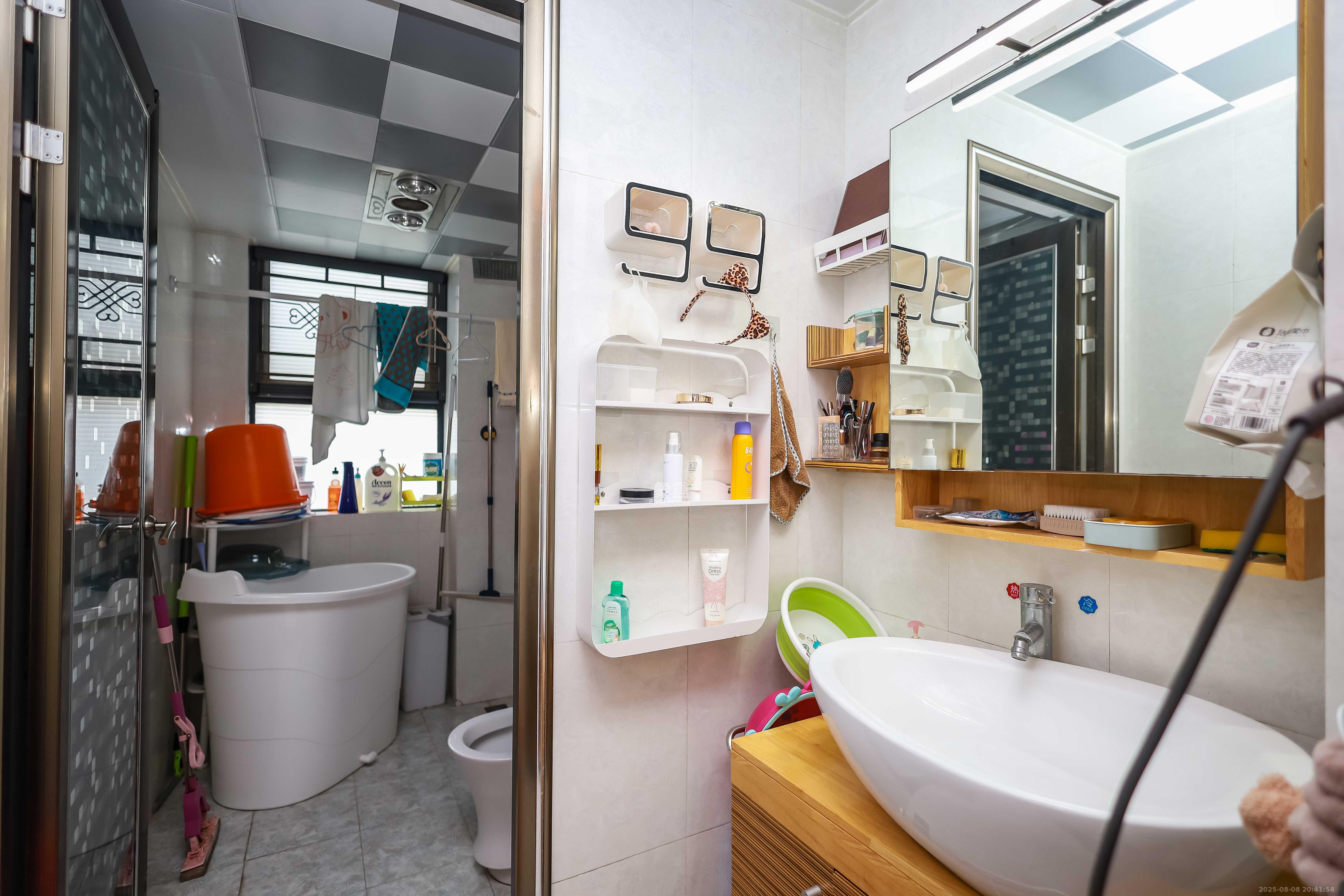 莱茵城 3室2厅1卫 100.0万 莱茵城 3室2厅1卫 100.0万卫生间