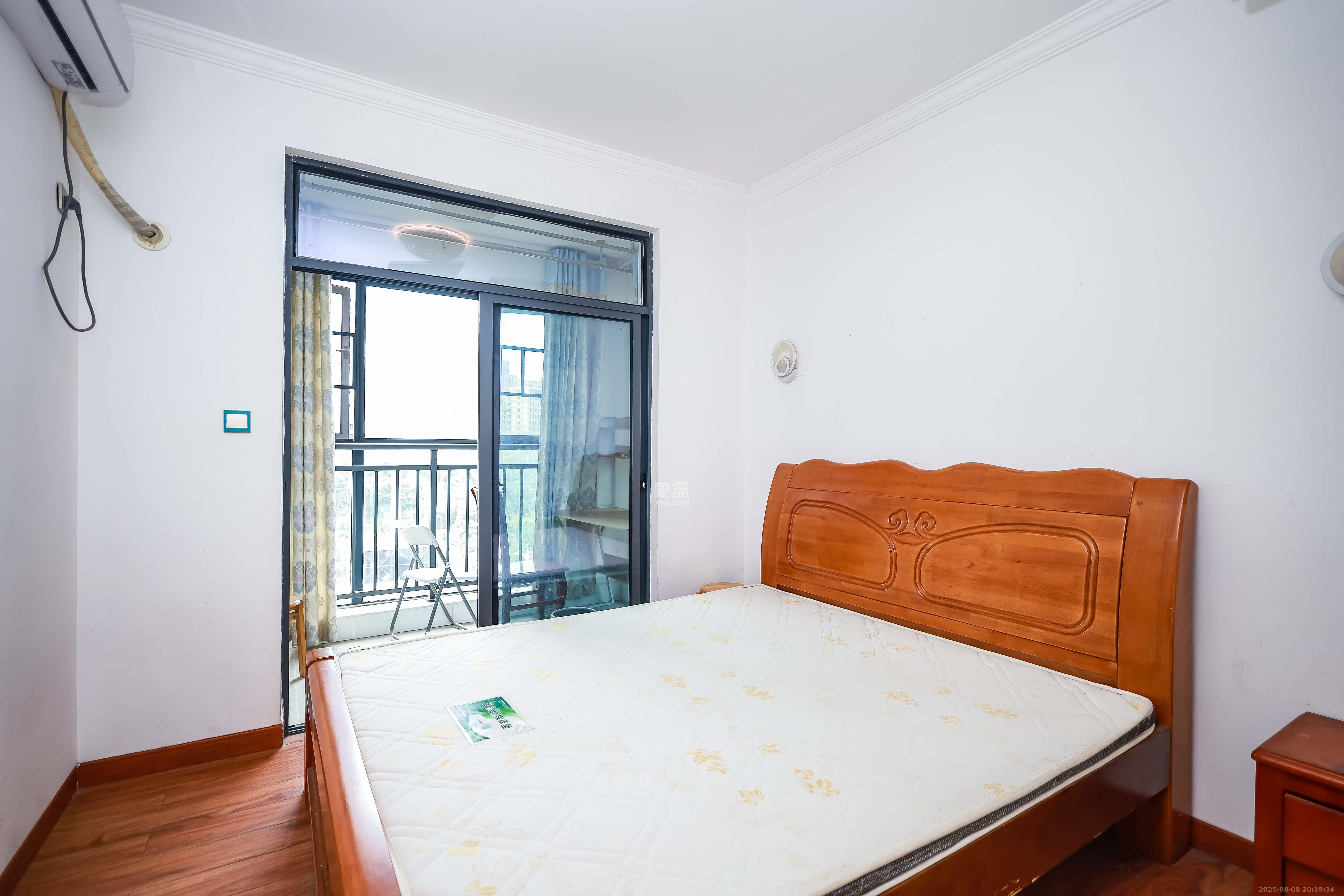 荣盛花语馨苑 3室2厅1卫 63.8万 荣盛花语馨苑 3室2厅1卫 63.8万卧室