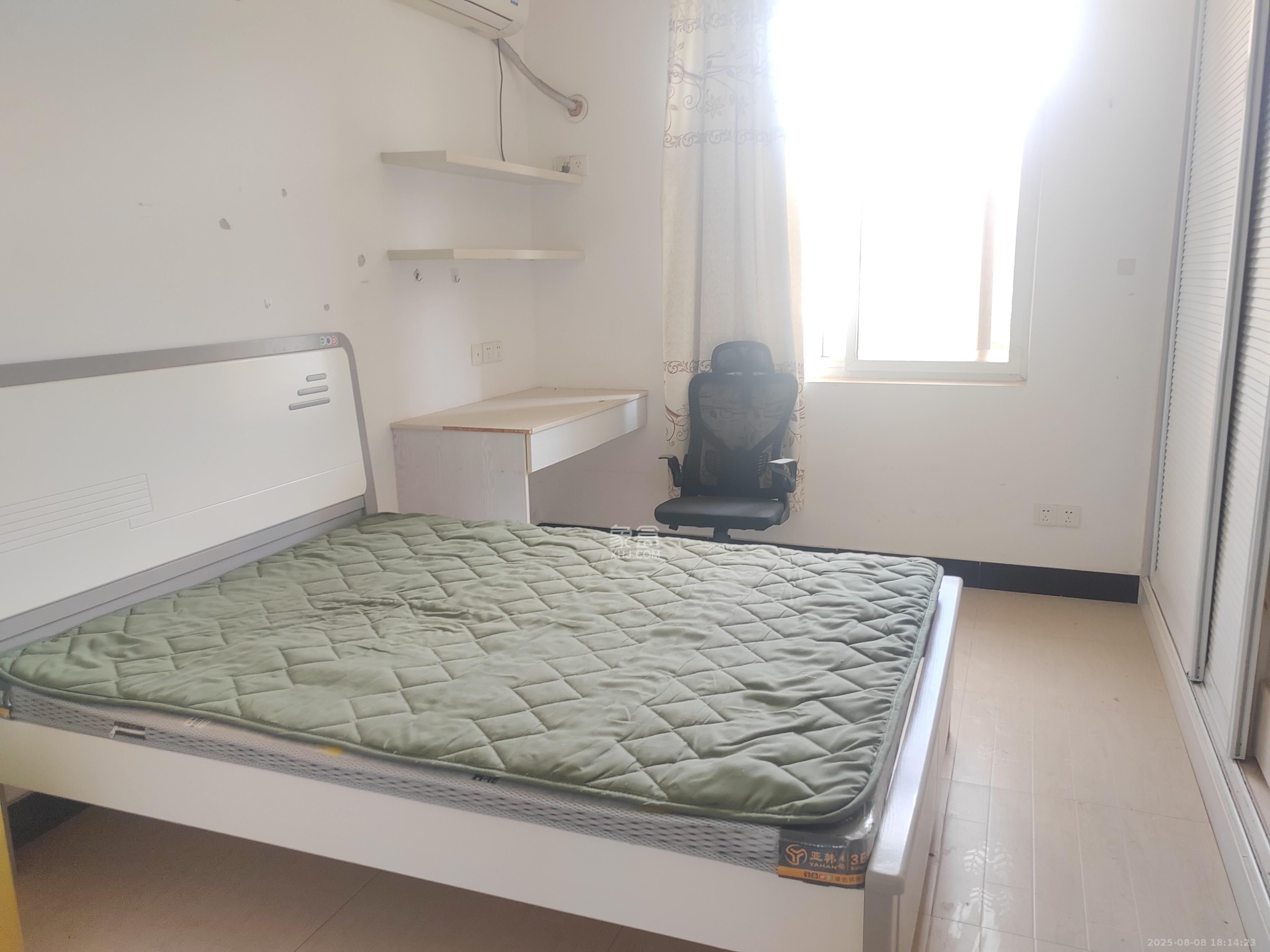 枫华府第  3室2厅2卫    1700.0元/月室内图