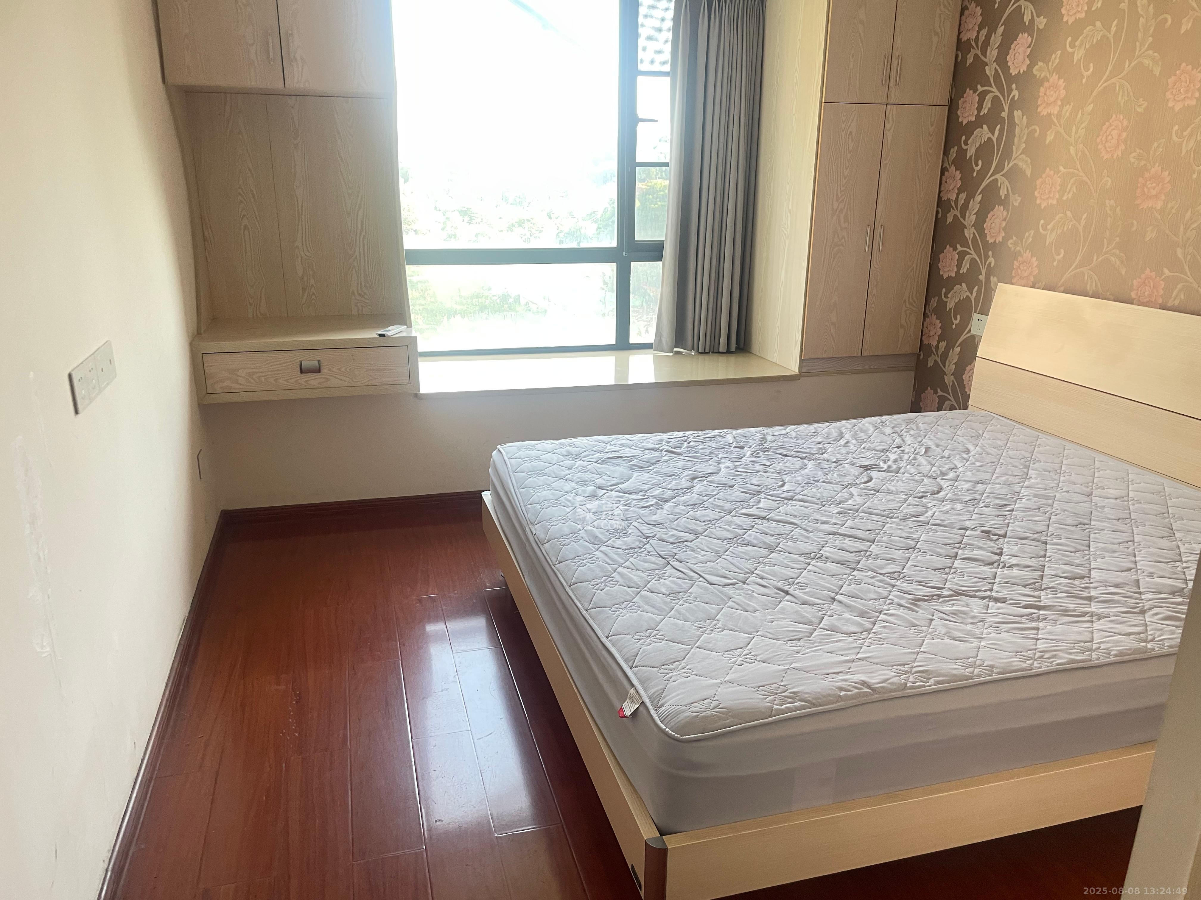 香樟兰亭（朗峰苑）  4室2厅2卫   2100.00元/月室内图