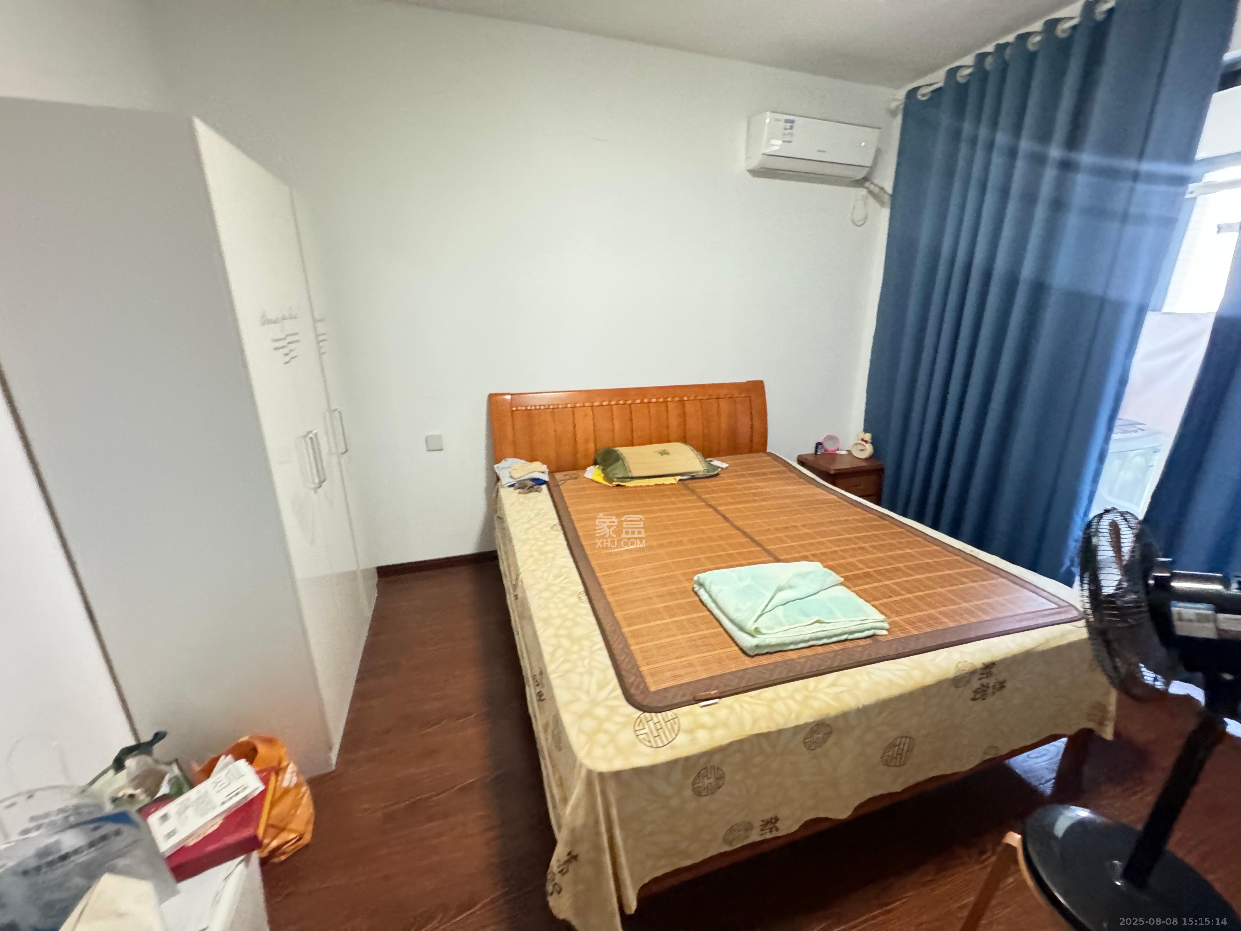 八方小区C区  3室2厅2卫    3800.0元/月室内图