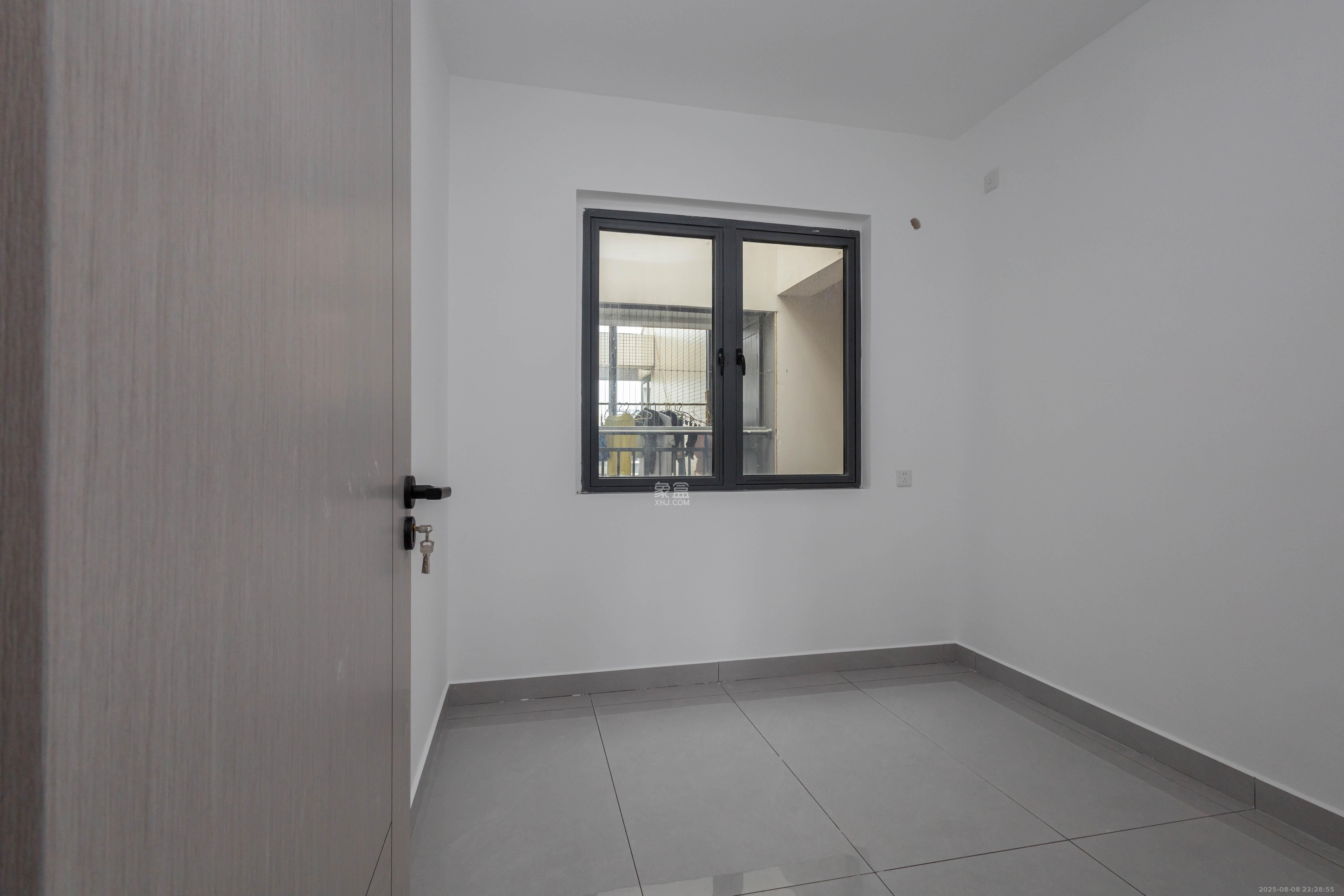 敏捷珑玥府  3室2厅2卫    67.0万卧室