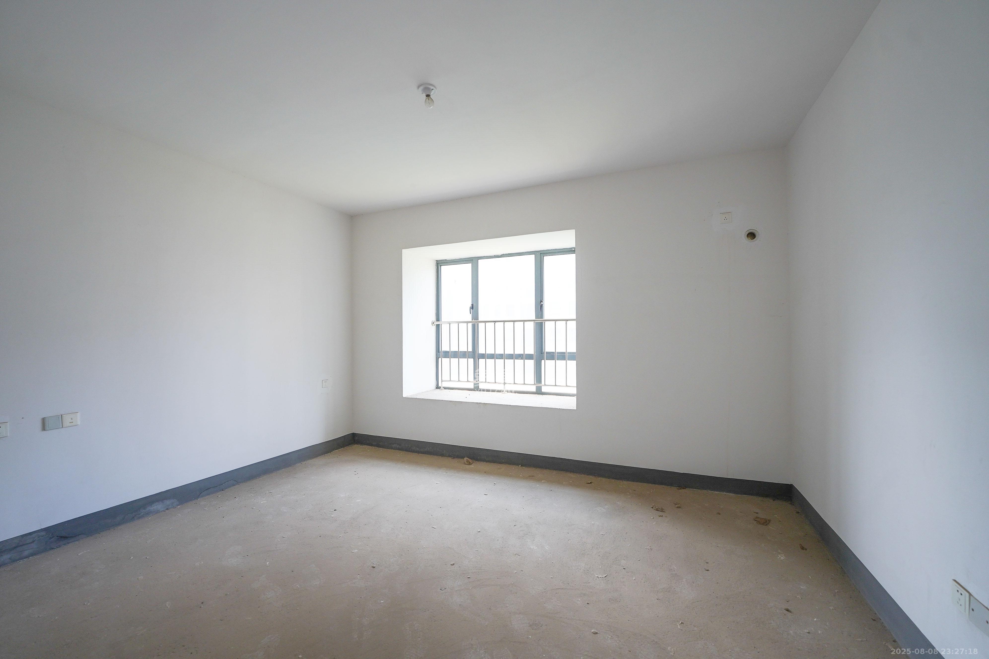 和美星城 5室2厅1卫 150.0万 和美星城 5室2厅1卫 150.0万卧室