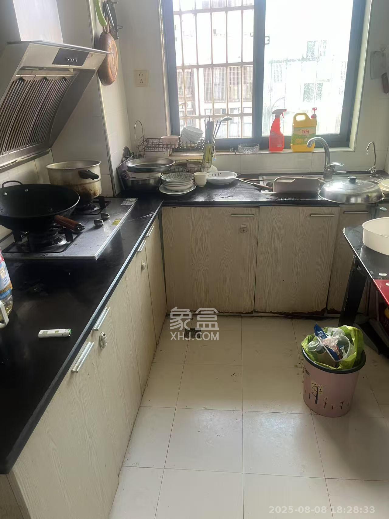 世纪桃花苑 2室2厅1卫 1700.0元/月 世纪桃花苑 2室2厅1卫 1700.0元/月室内图