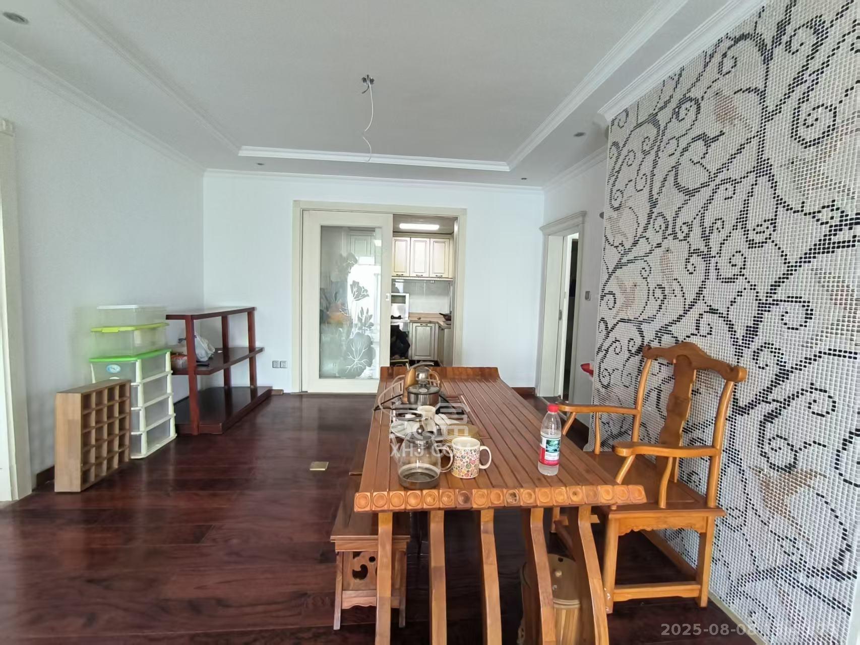 极目楚天  1室2厅2卫    2800.0元/月 极目楚天  1室2厅2卫    2800.0元/月室内图