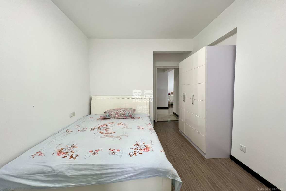 钱隆世家 3室2厅2卫 2100.0元/月 钱隆世家 3室2厅2卫 2100.0元/月室内图