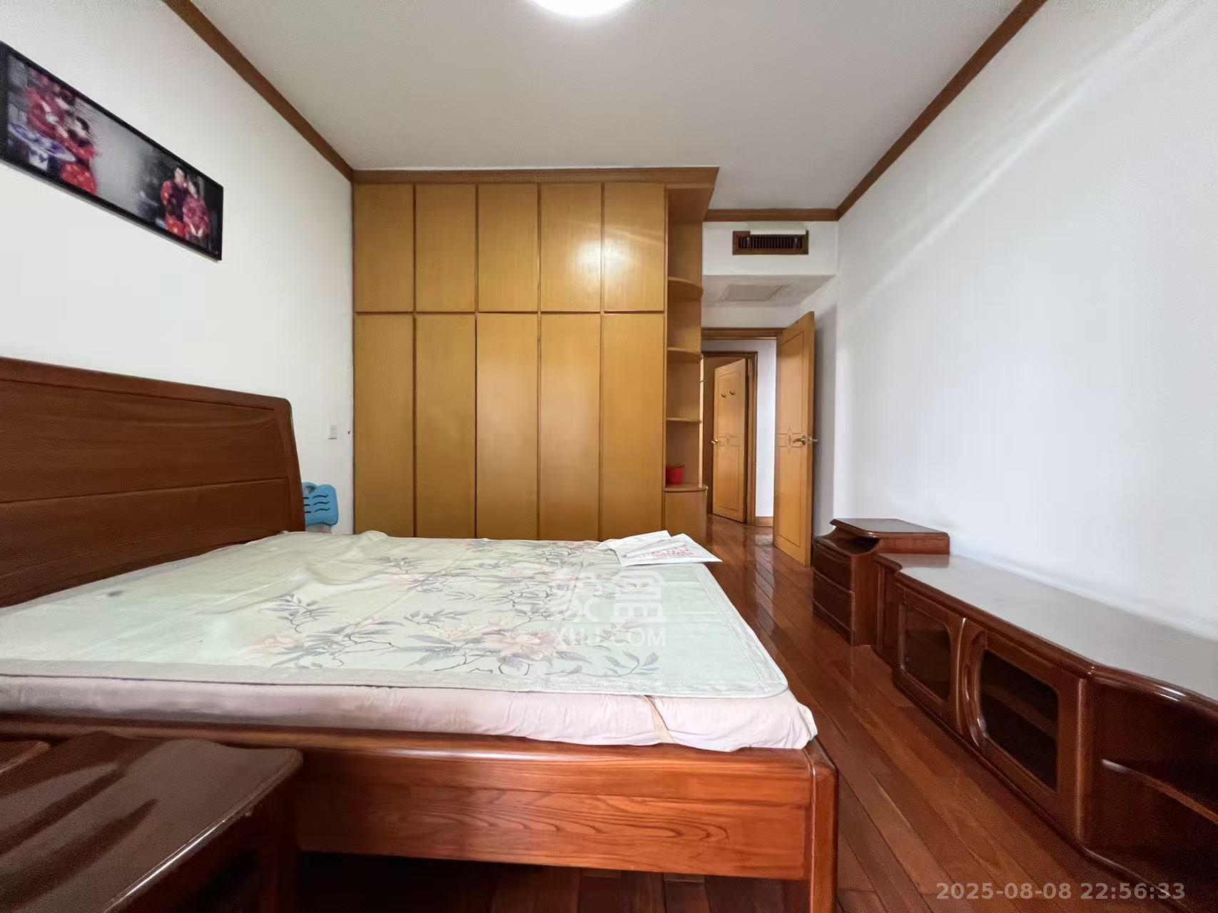 湘农桥社区  3室2厅2卫    4000.0元/月室内图