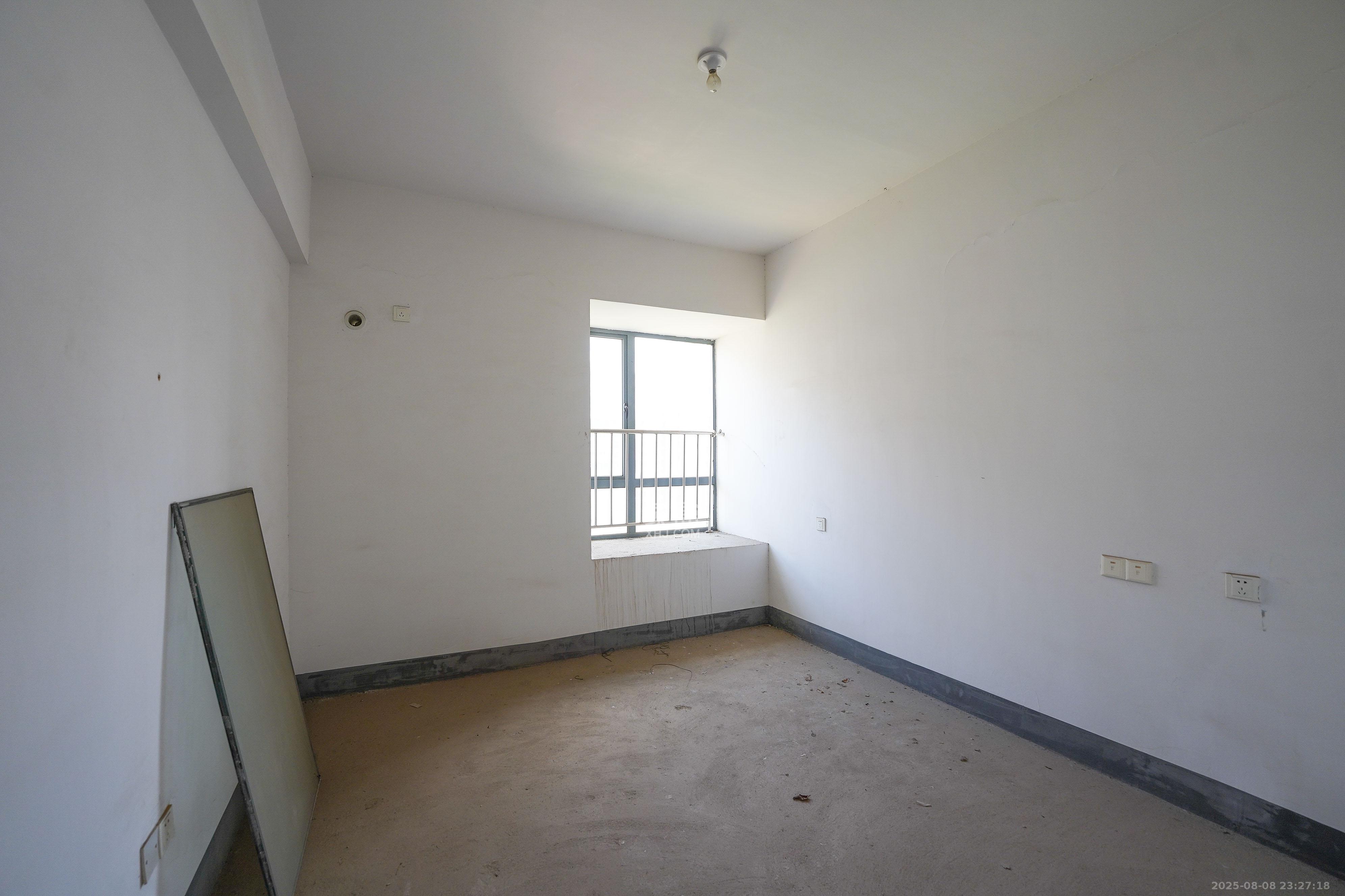 和美星城 5室2厅1卫 150.0万 和美星城 5室2厅1卫 150.0万卧室