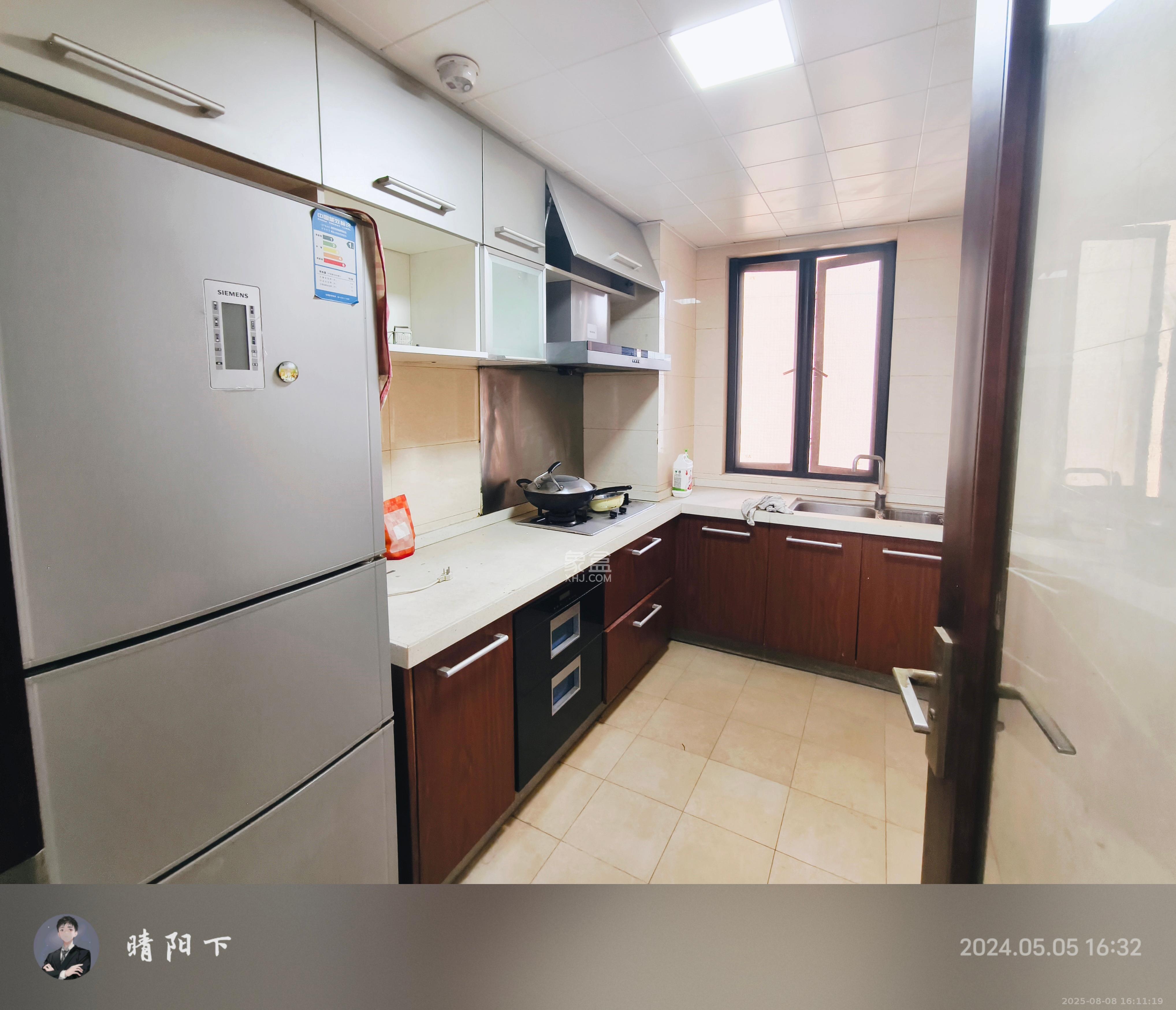 珠江花城三期锦鲤 1室2厅2卫 2600.0元/月 珠江花城三期锦鲤 1室2厅2卫 2600.0元/月室内图