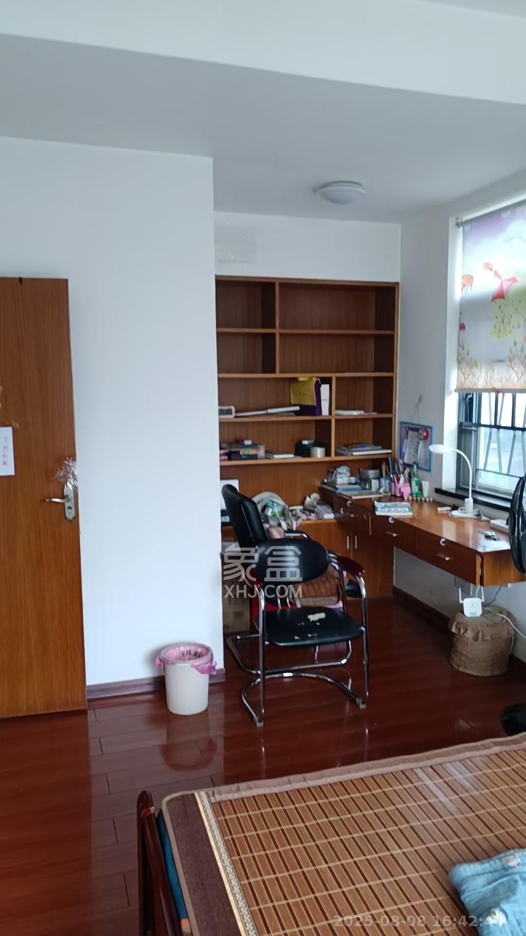 枫华府第  3室2厅2卫   1900.00元/月室内图