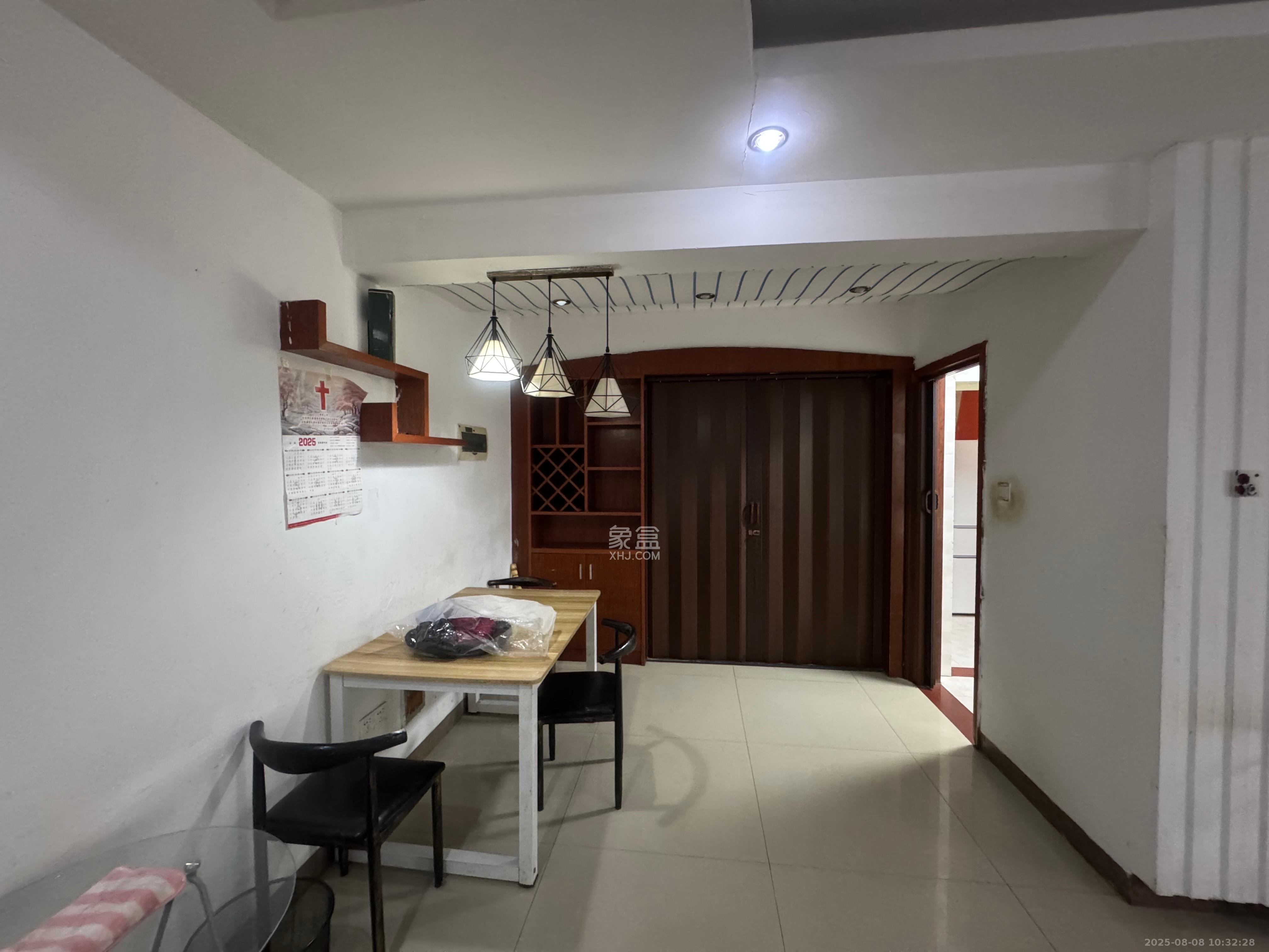 芙蓉蓉苑  2室2厅1卫    2400.0元/月室内图