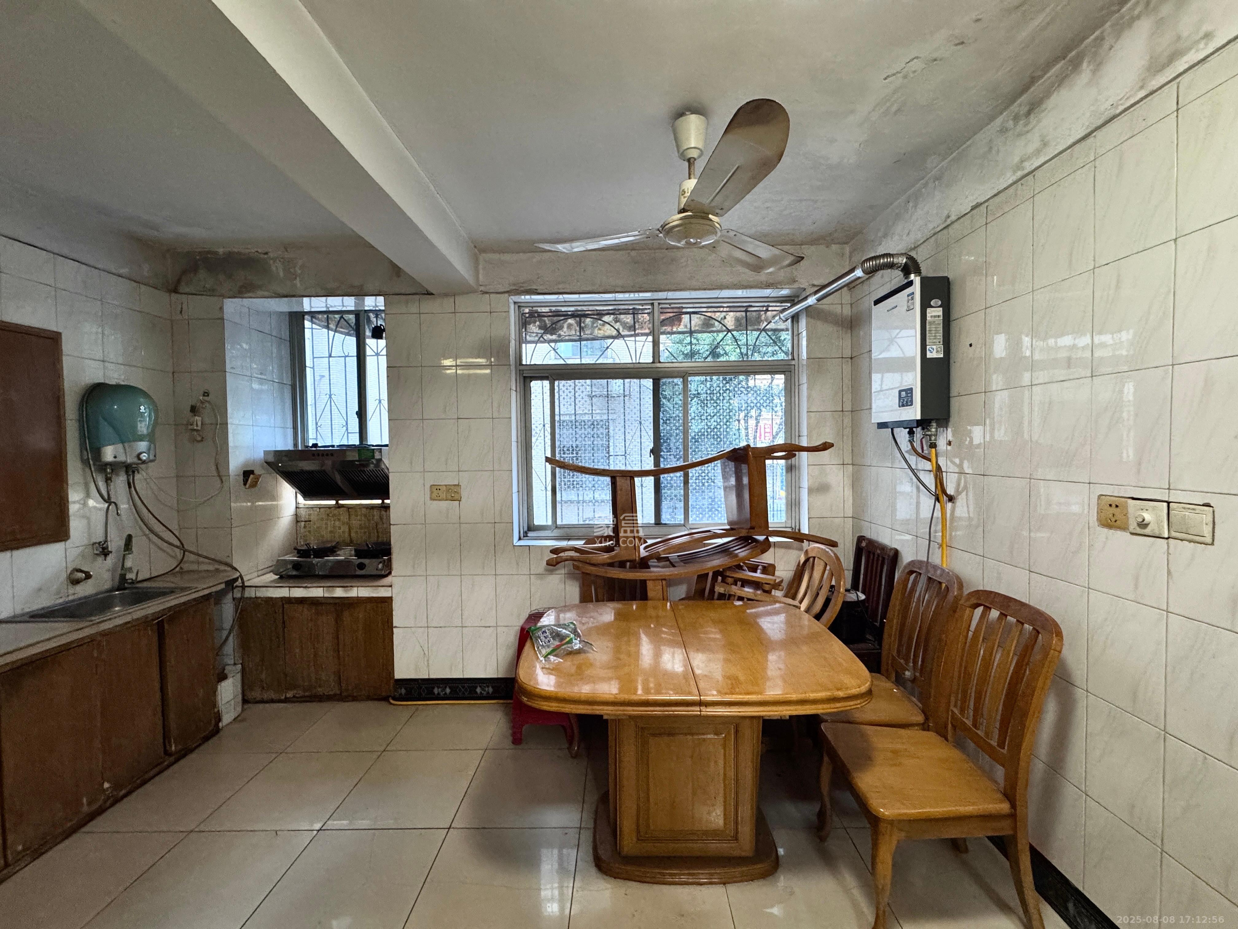 友谊路电视机厂宿舍 2室2厅1卫 1300.00元/月 友谊路电视机厂宿舍 2室2厅1卫 1300.00元/月室内图