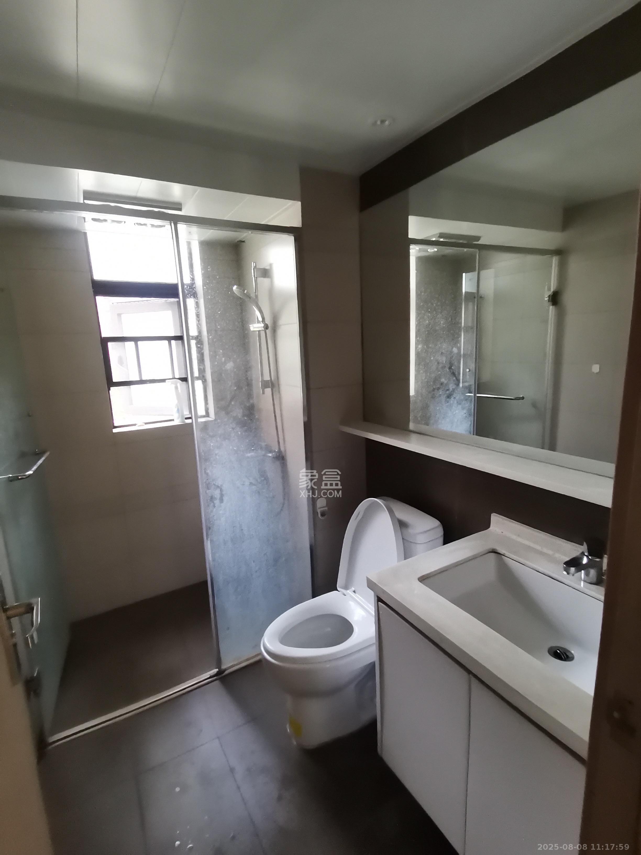 时代倾城三期  4室2厅2卫   2300.00元/月室内图