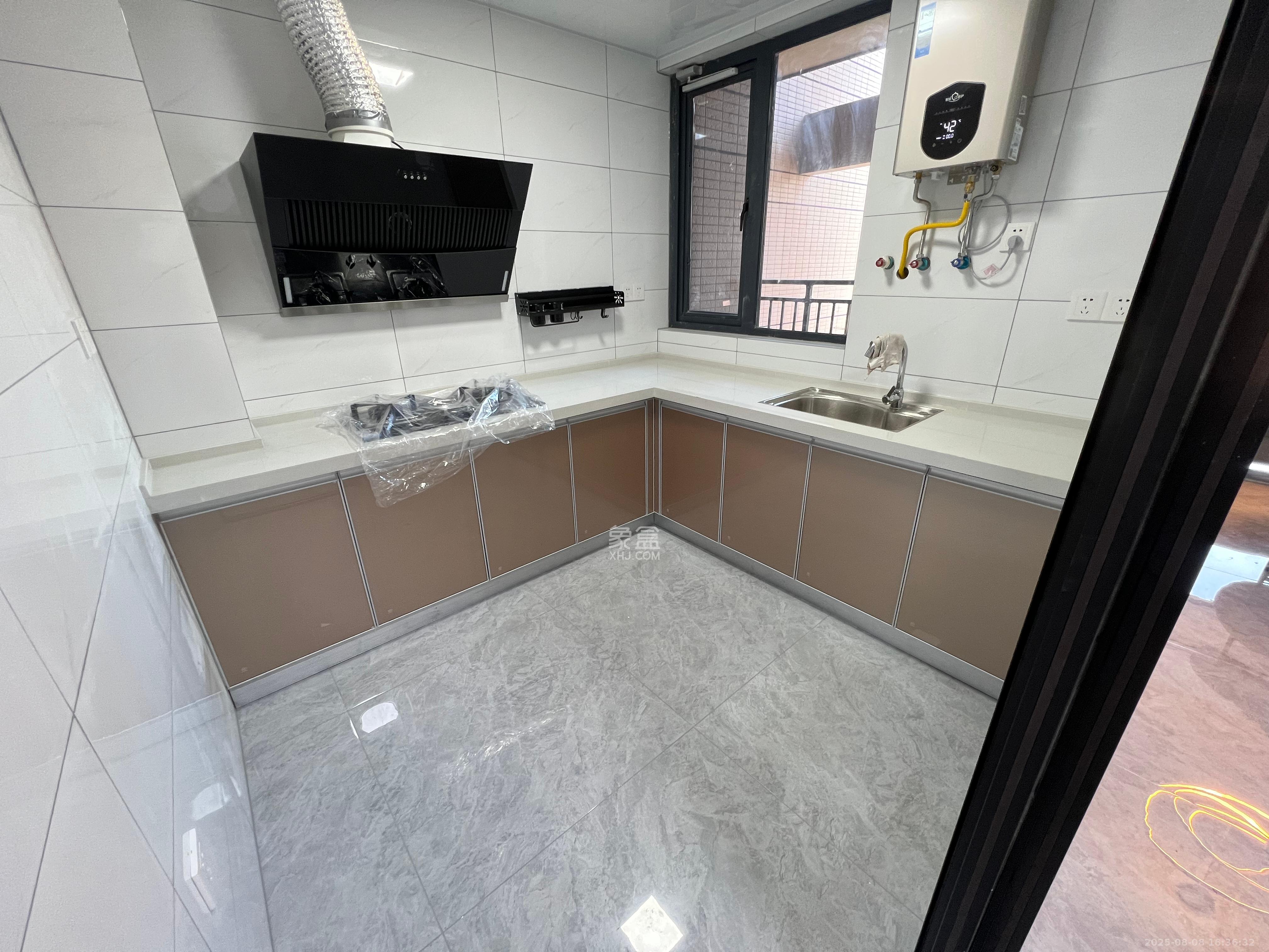 邦盛水岸御园  3室2厅2卫    2300.0元/月室内图