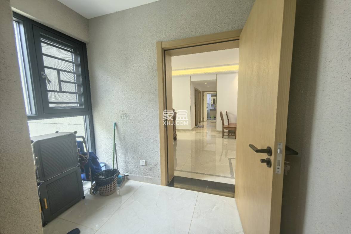 伊泰天骄三期 3室2厅2卫 170.0万 伊泰天骄三期 3室2厅2卫 170.0万室内图