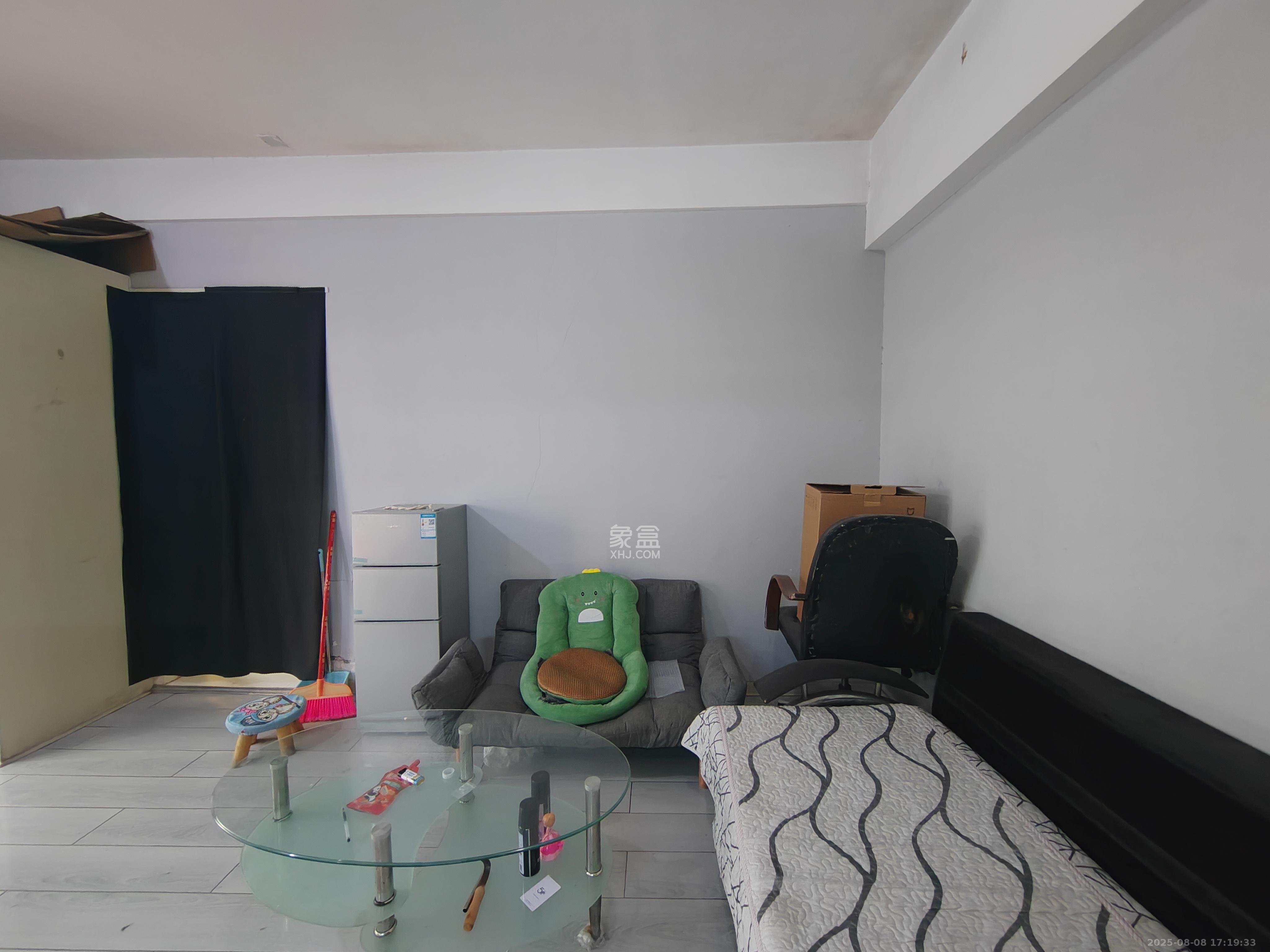 上东印象  1室1厅1卫    1400.0元/月室内图