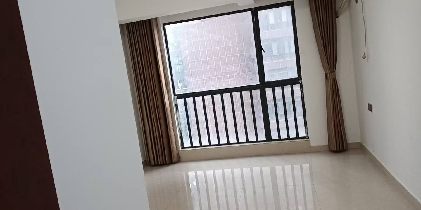 逸臣中央  3室2厅2卫   2000.00元/月室内图