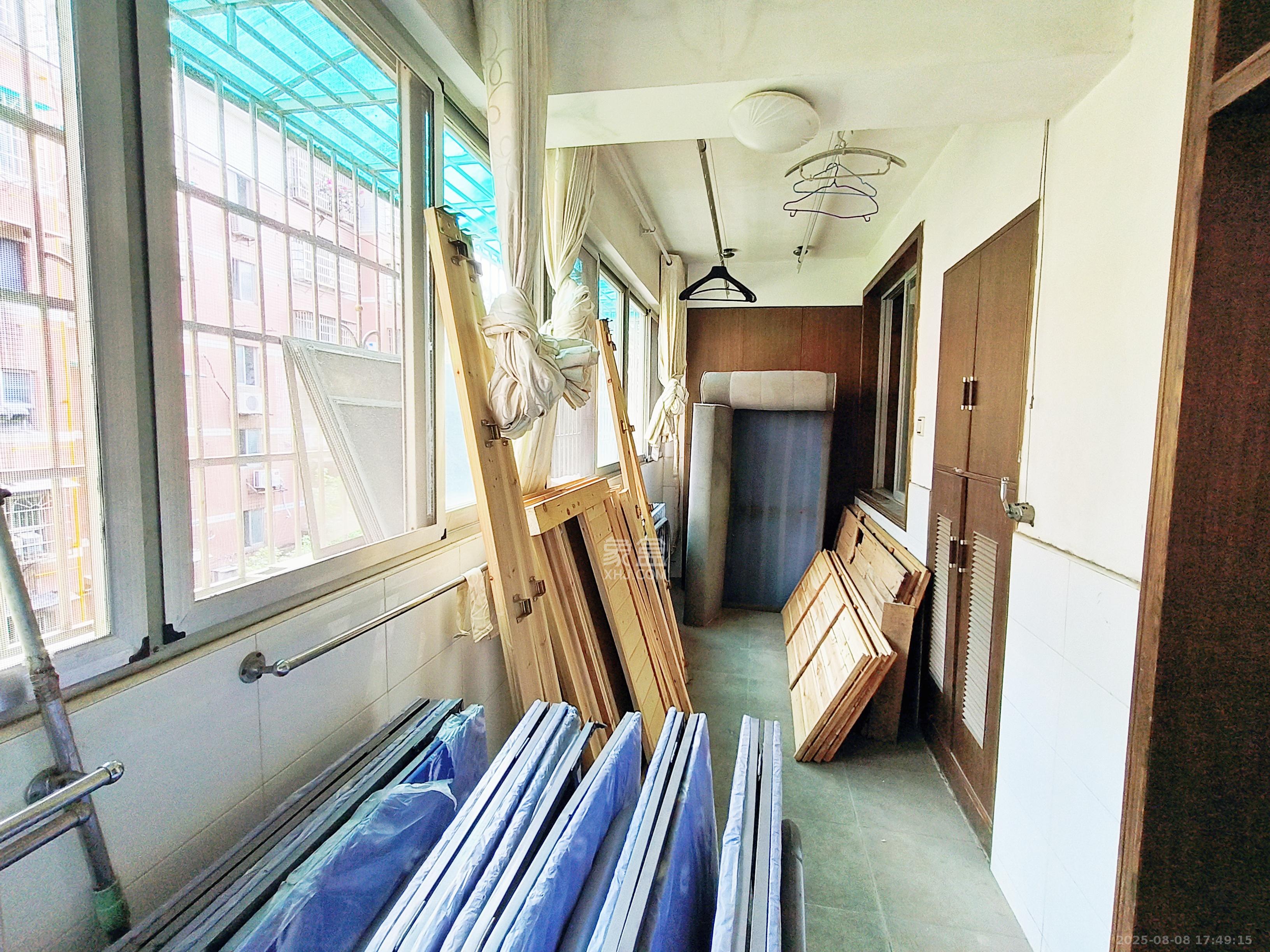 银杉雅园 4室2厅1卫 2200.0元/月 银杉雅园 4室2厅1卫 2200.0元/月室内图