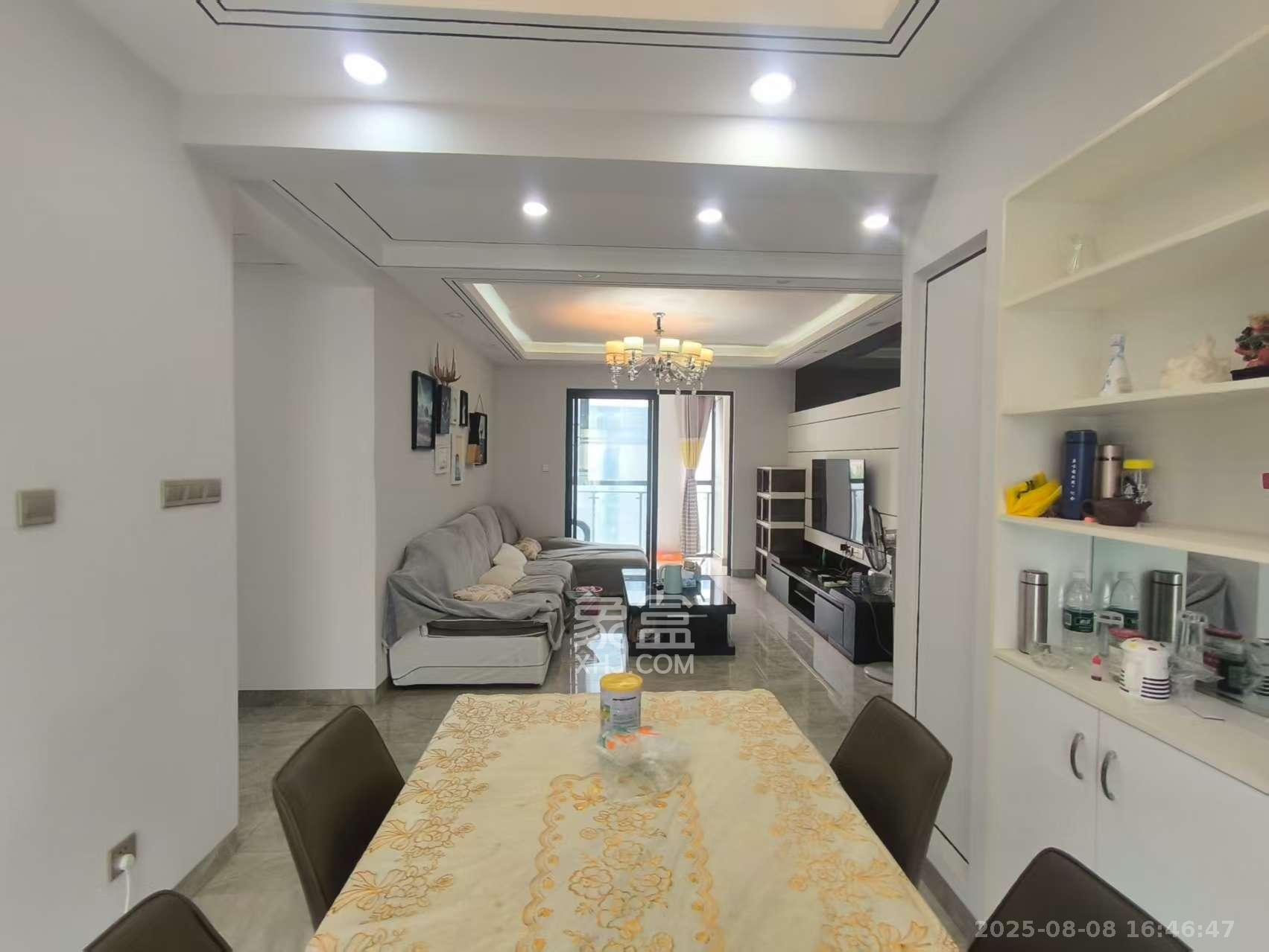 阳光100一期、四五期 3室2厅2卫 3450.0元/月 阳光100一期、四五期 3室2厅2卫 3450.0元/月室内图